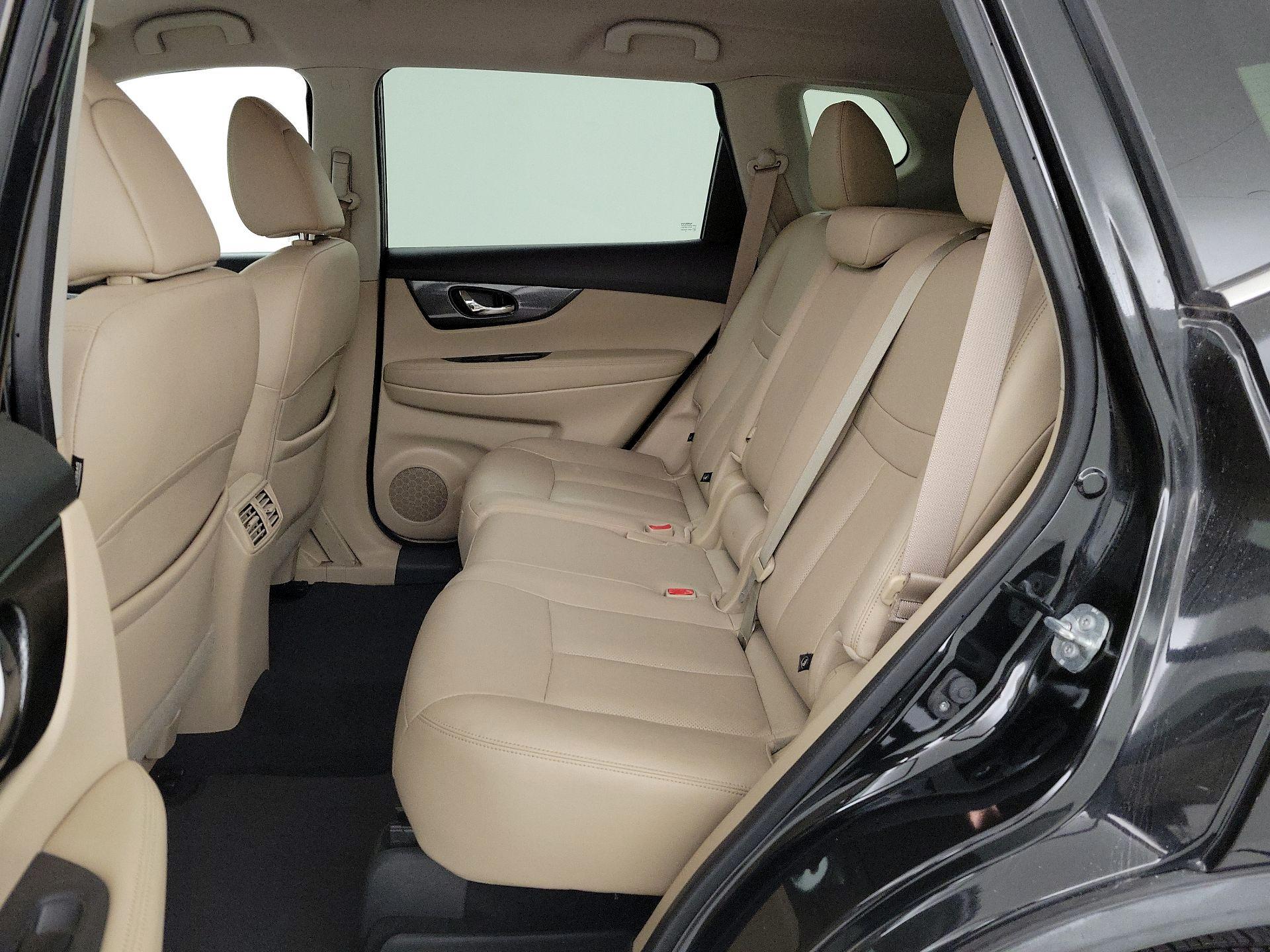 Thumbnail: 2016 Nissan Rogue - 19