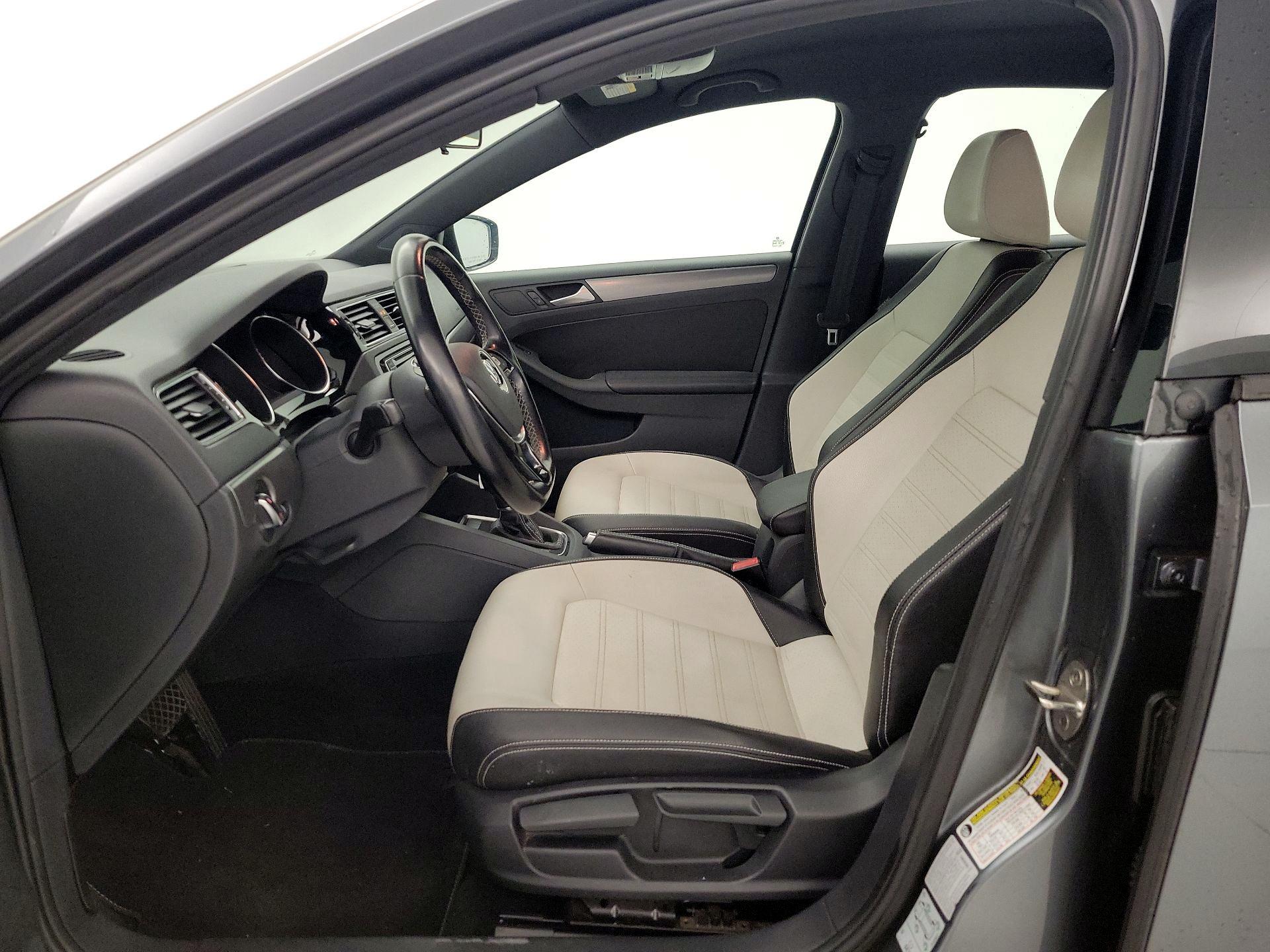 Thumbnail: 2016 Volkswagen Jetta - 11