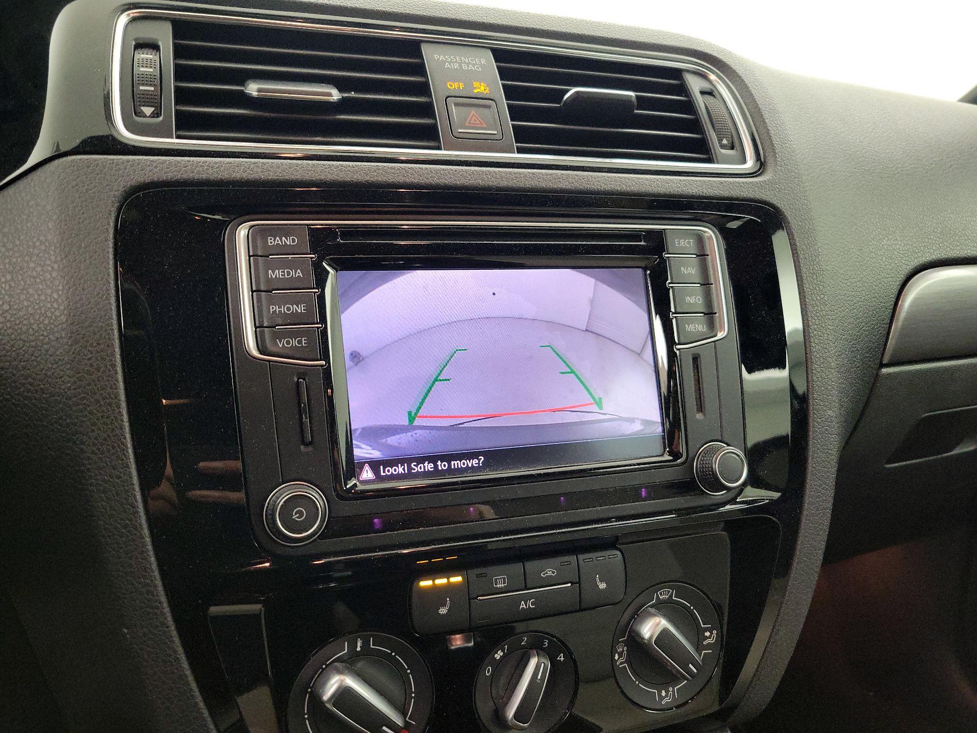 Thumbnail: 2016 Volkswagen Jetta - 14