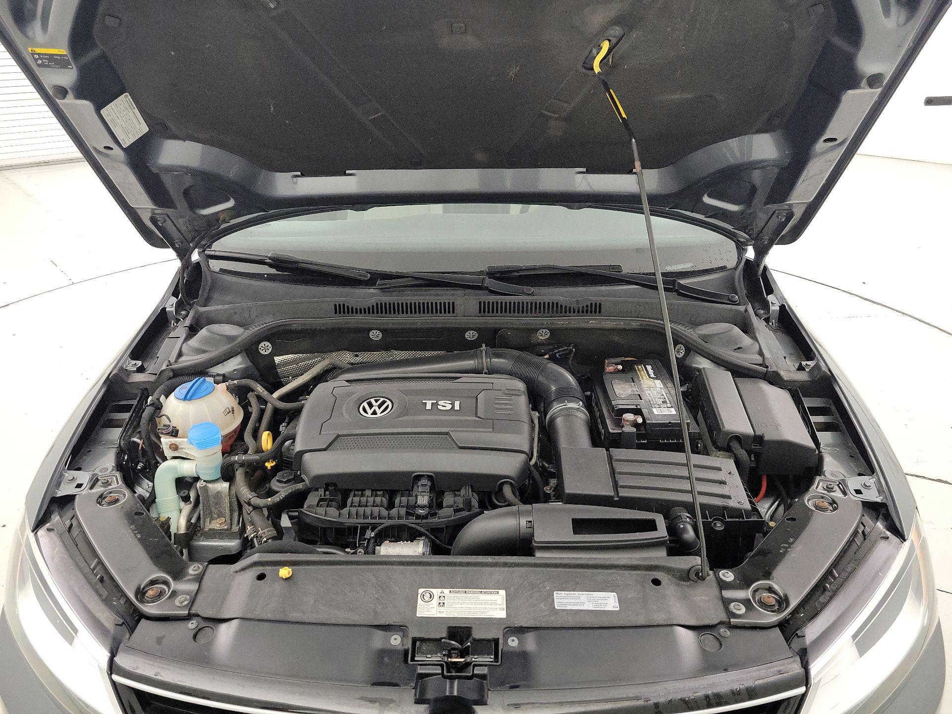 Thumbnail: 2016 Volkswagen Jetta - 20