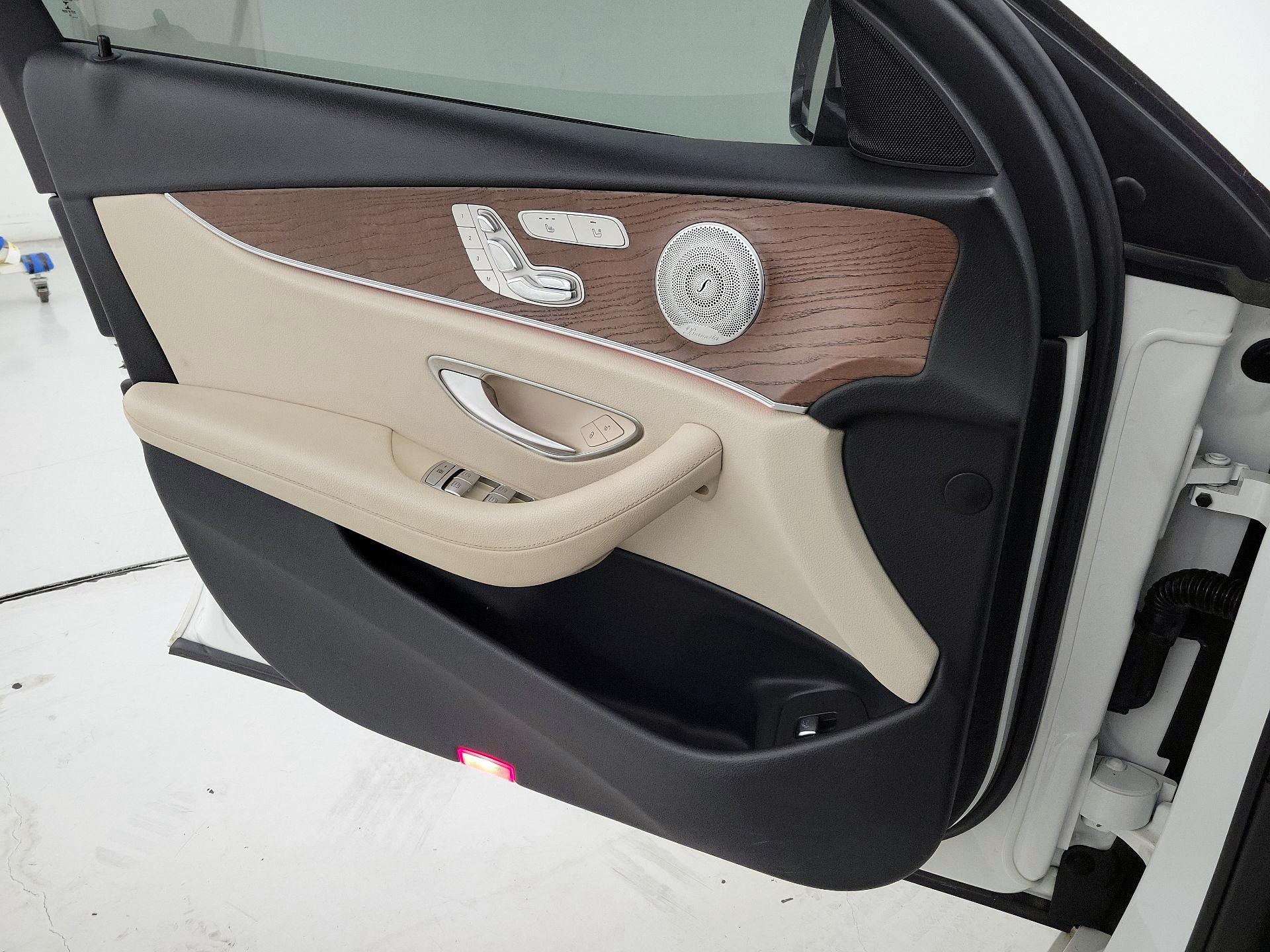 Thumbnail: 2017 Mercedes-Benz E-Class - 12