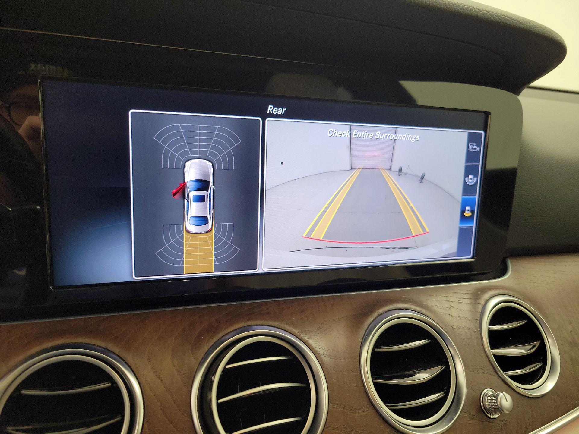 Thumbnail: 2017 Mercedes-Benz E-Class - 15