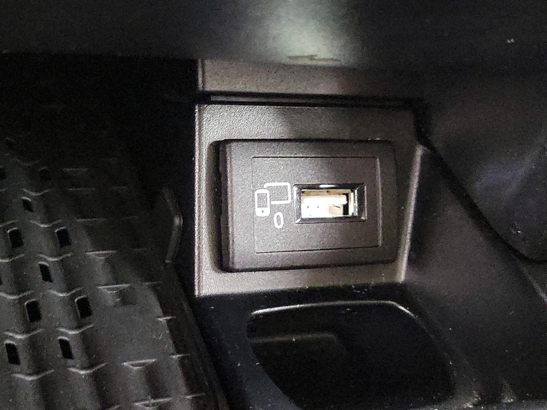 Thumbnail: 2017 Mercedes-Benz E-Class - 19