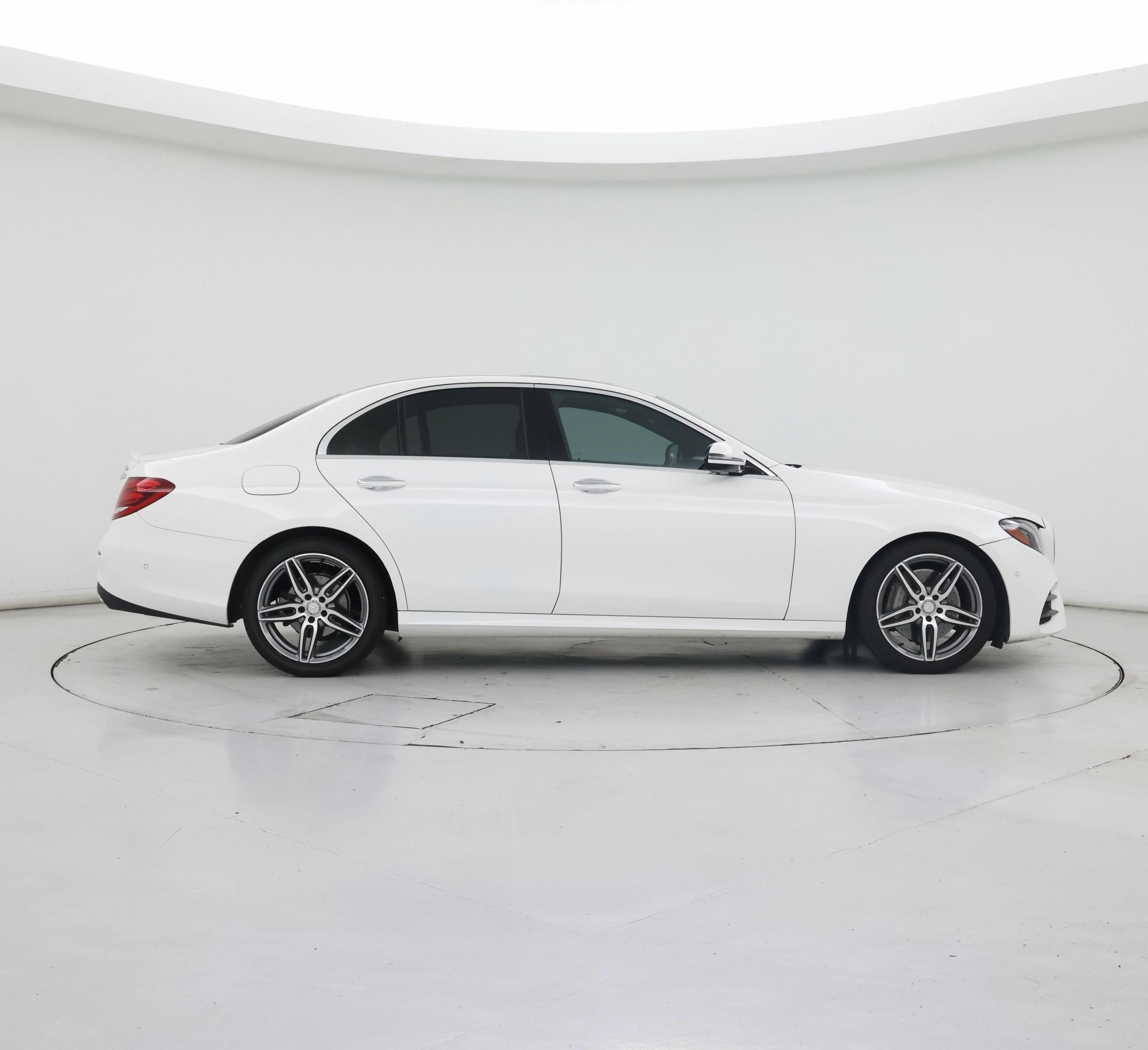 Thumbnail: 2017 Mercedes-Benz E-Class - 7