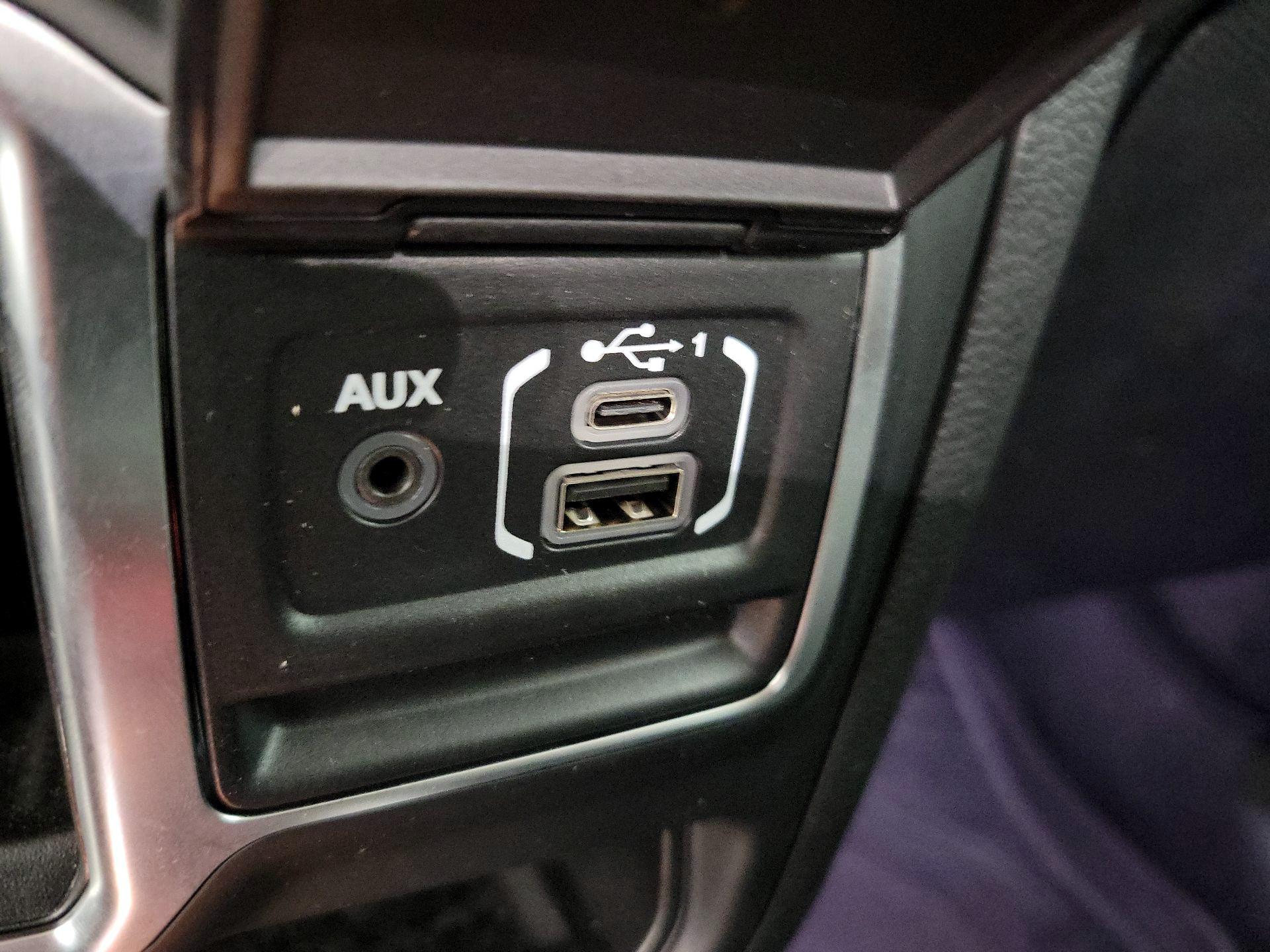 Thumbnail: 2021 Jeep Wrangler - 18