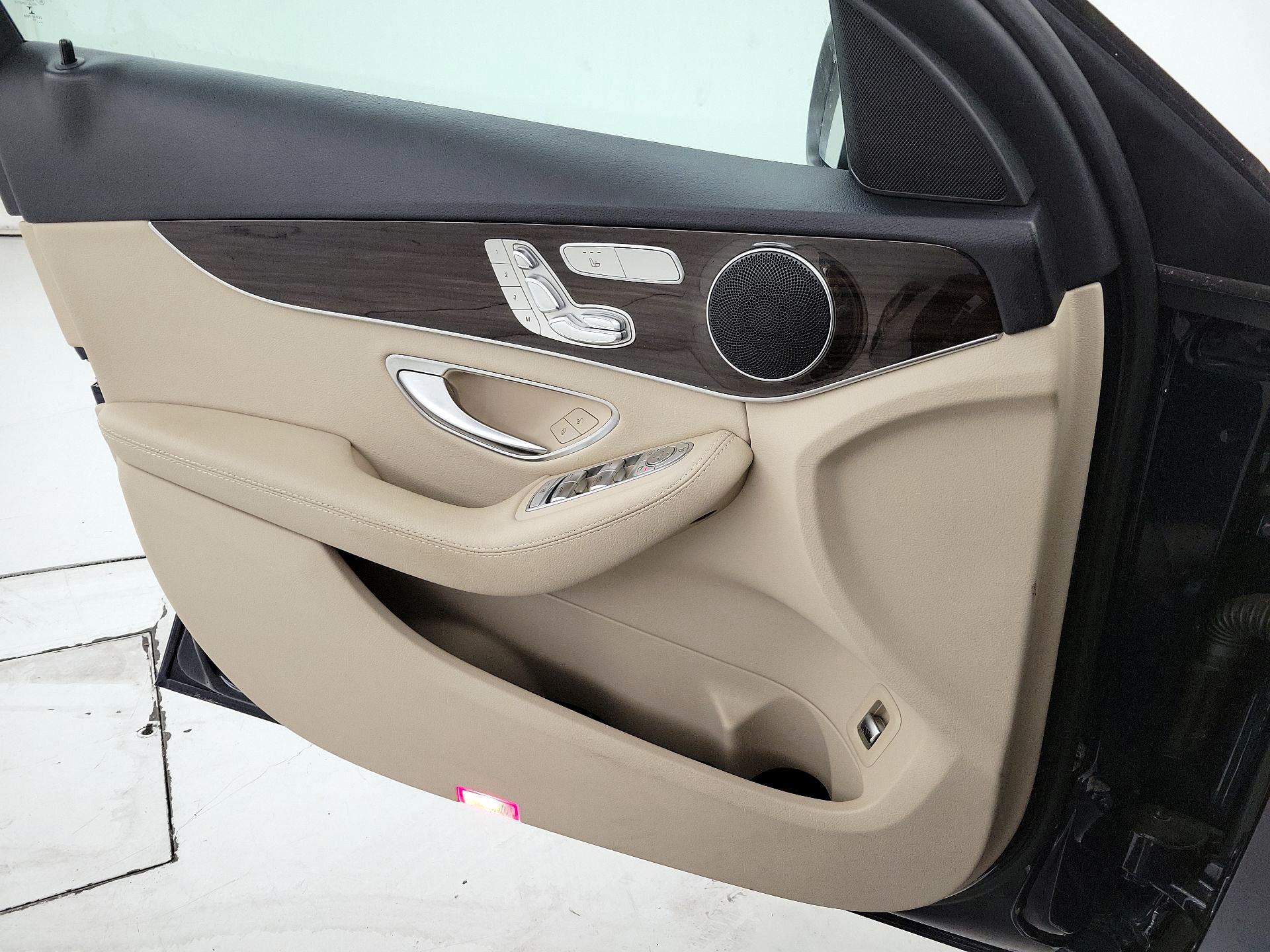 Thumbnail: 2017 Mercedes-Benz C-Class - 12