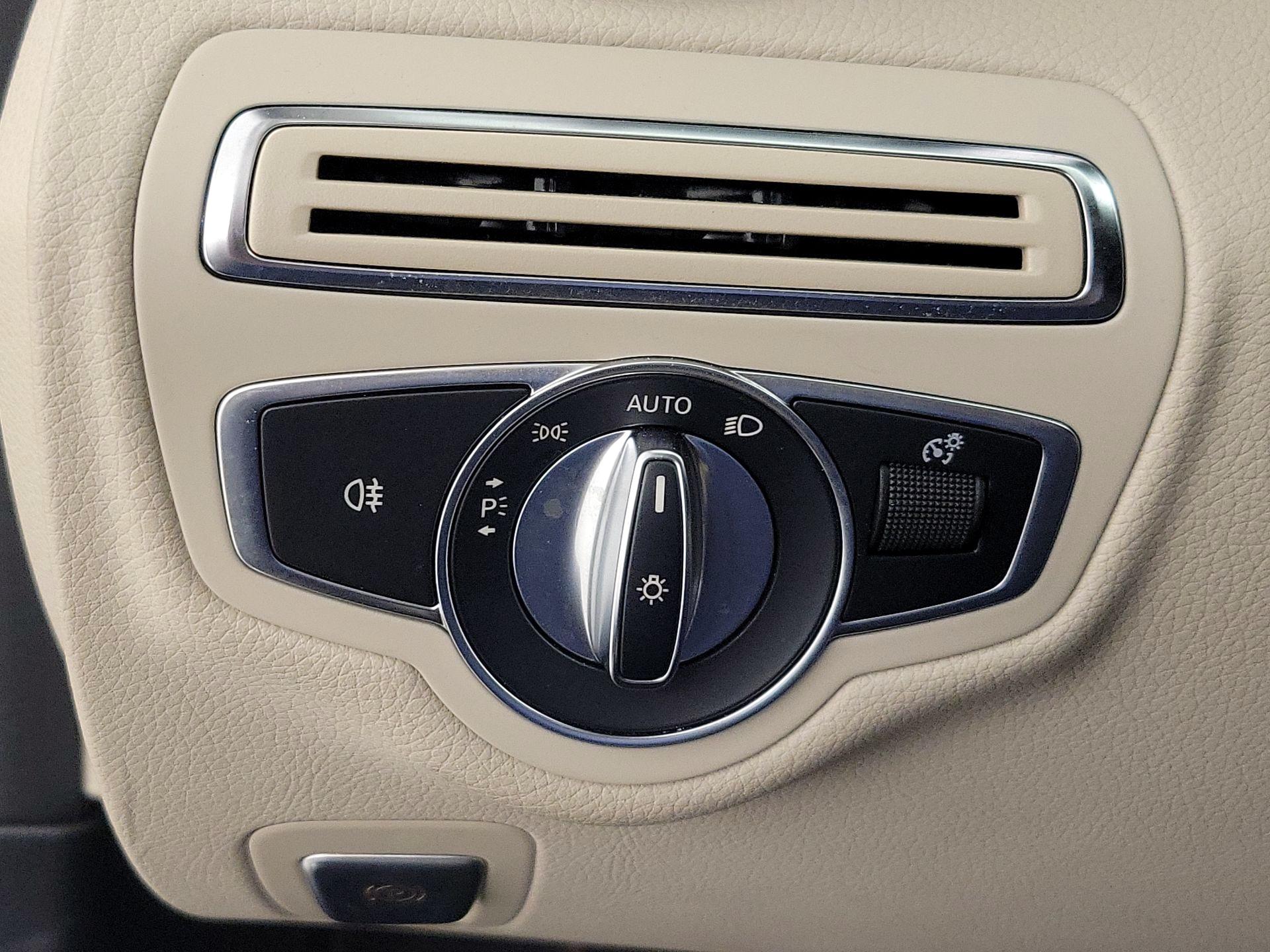 Thumbnail: 2017 Mercedes-Benz C-Class - 13