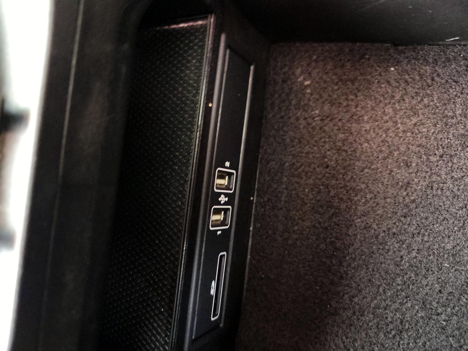 Thumbnail: 2017 Mercedes-Benz C-Class - 18