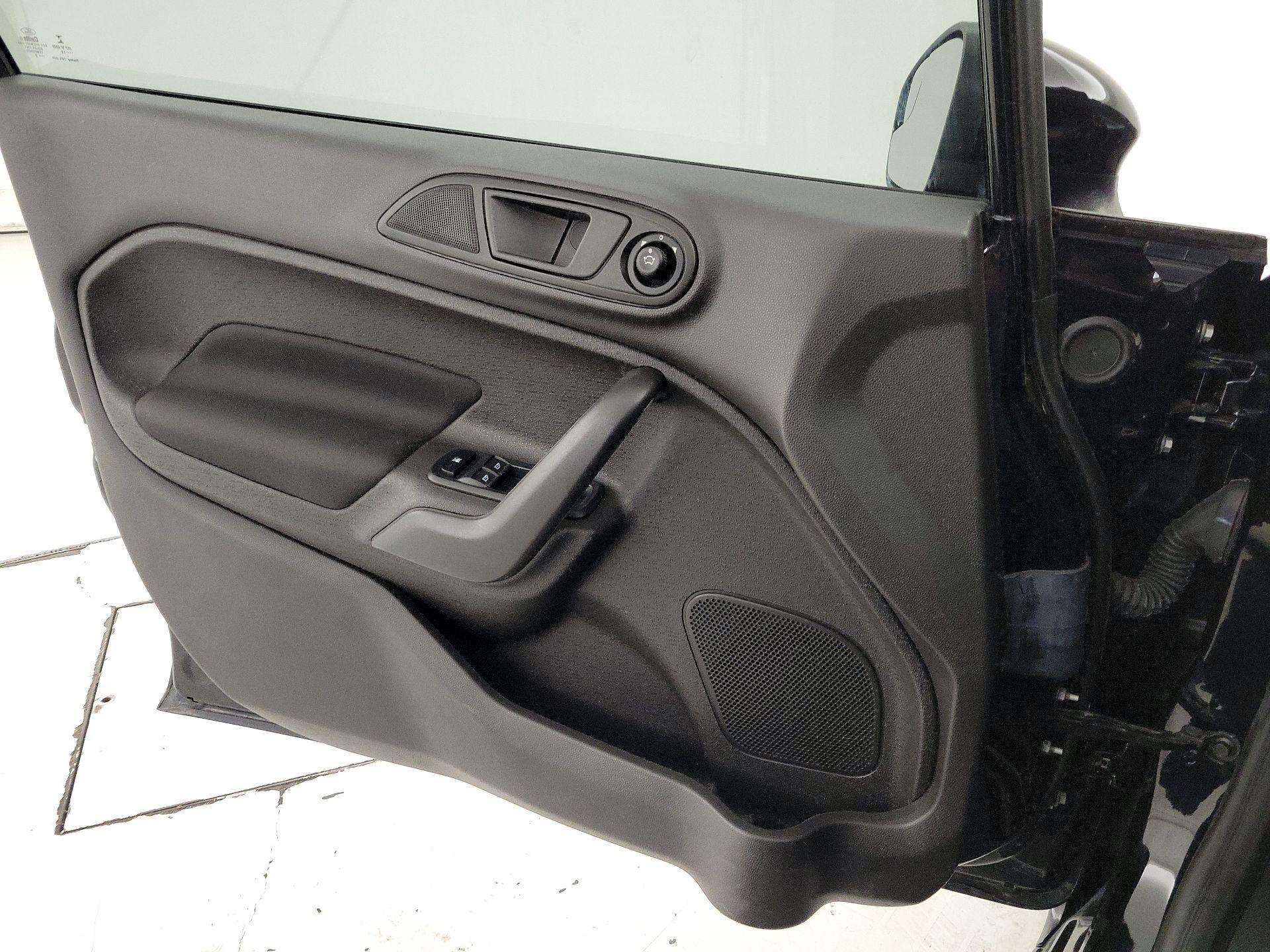 Thumbnail: 2018 Ford Fiesta - 12