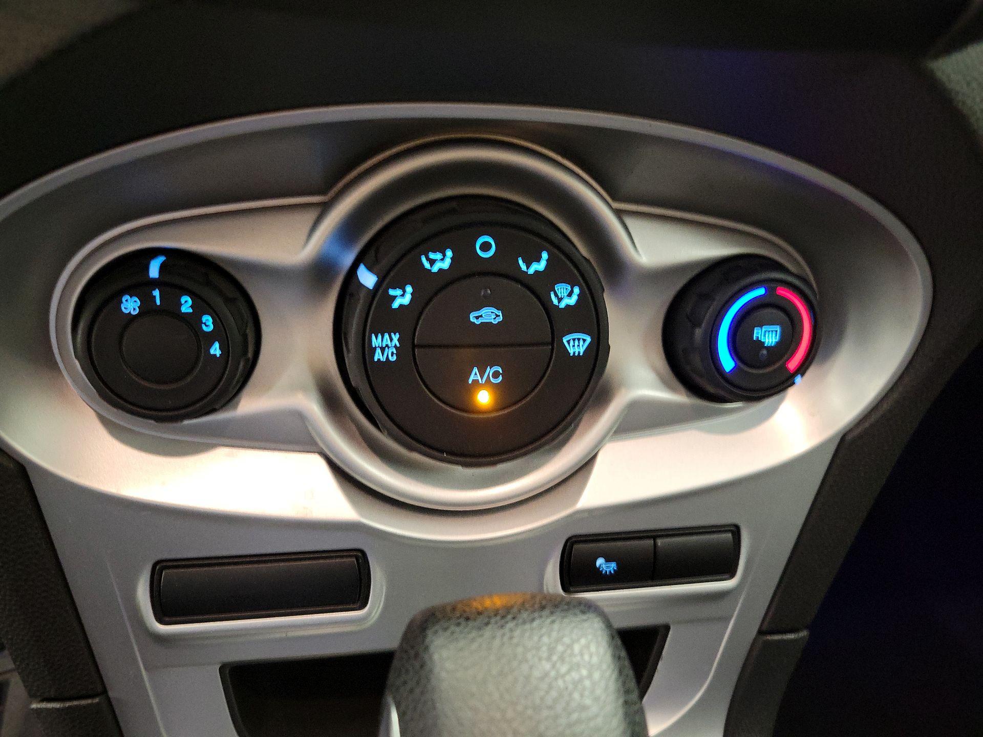 Thumbnail: 2018 Ford Fiesta - 16