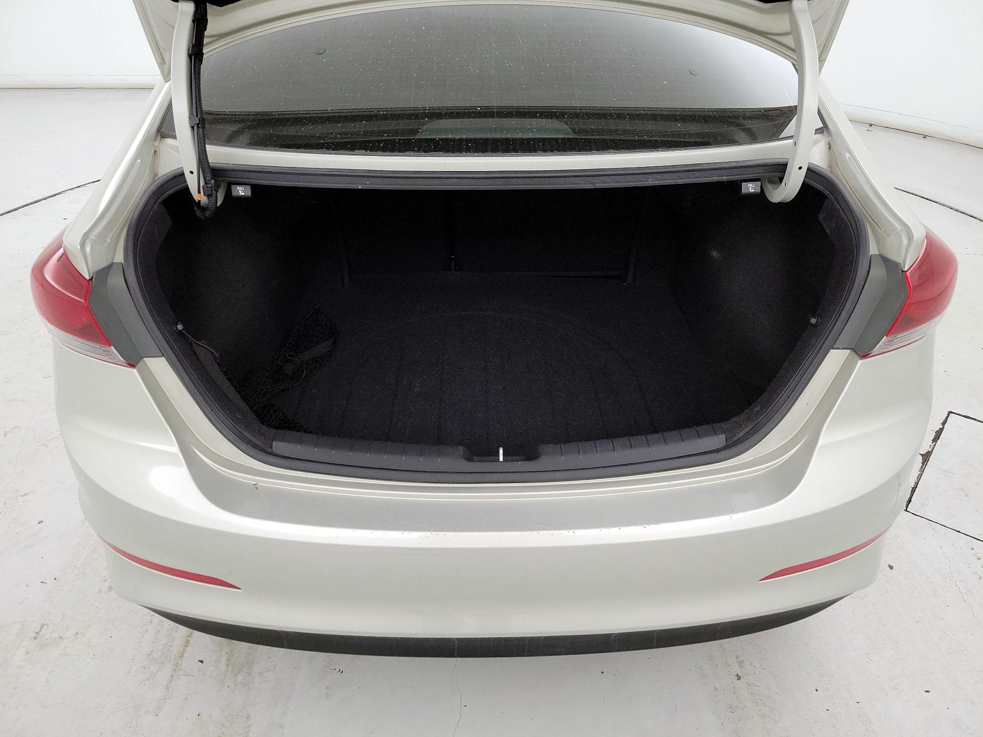 Thumbnail: 2018 Hyundai Elantra - 17