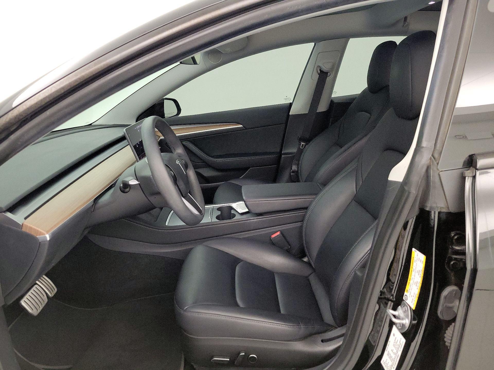 Thumbnail: 2023 Tesla Model 3 - 11