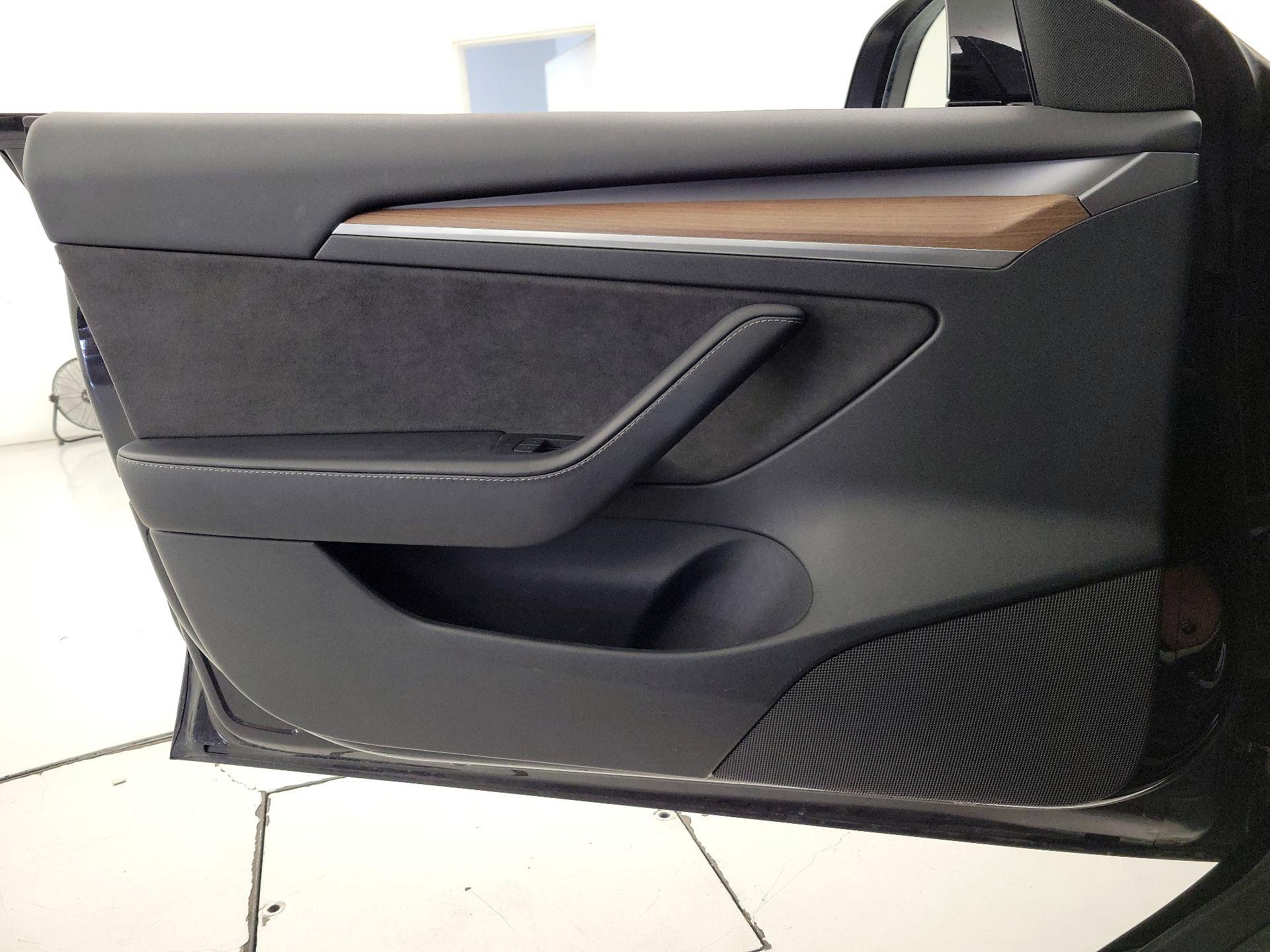 Thumbnail: 2023 Tesla Model 3 - 12