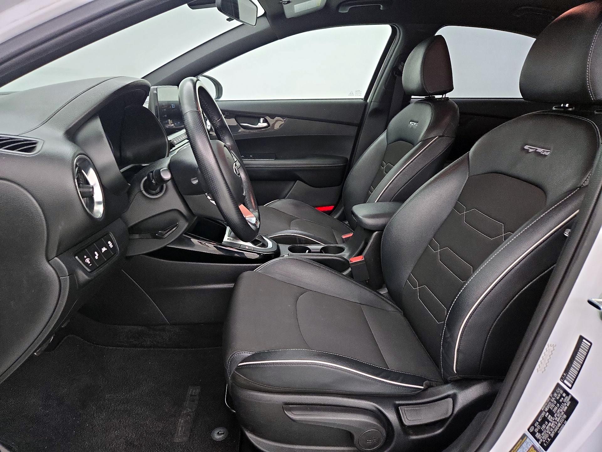 Thumbnail: 2021 Kia Forte - 11