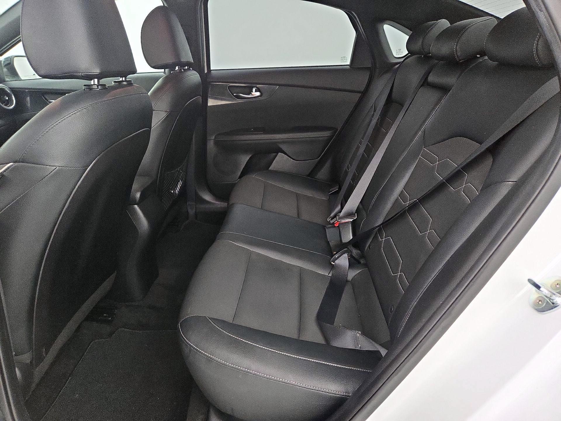 Thumbnail: 2021 Kia Forte - 18