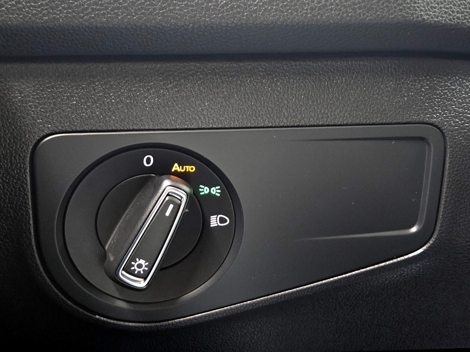 Thumbnail: 2022 Volkswagen Tiguan - 13