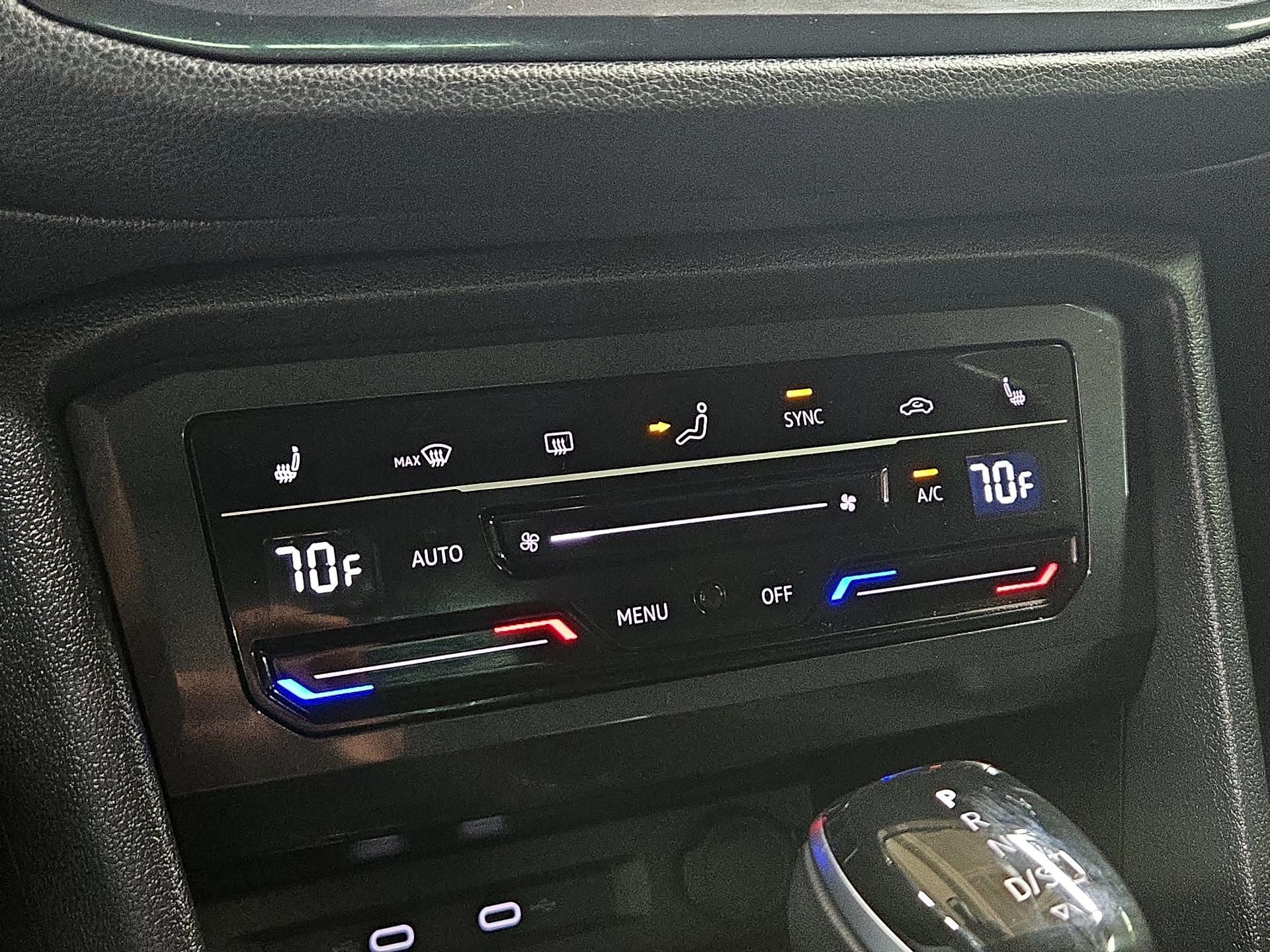 Thumbnail: 2022 Volkswagen Tiguan - 16