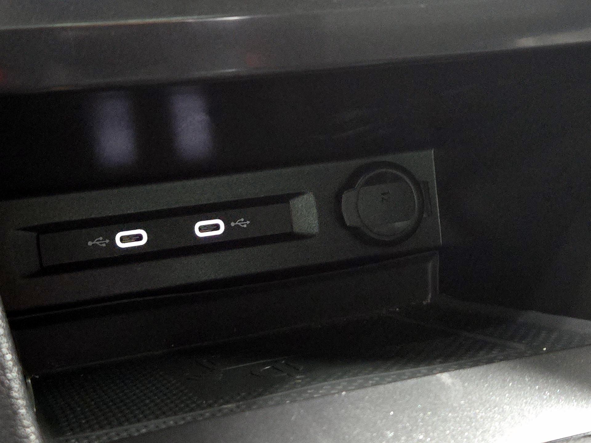 Thumbnail: 2022 Volkswagen Tiguan - 18