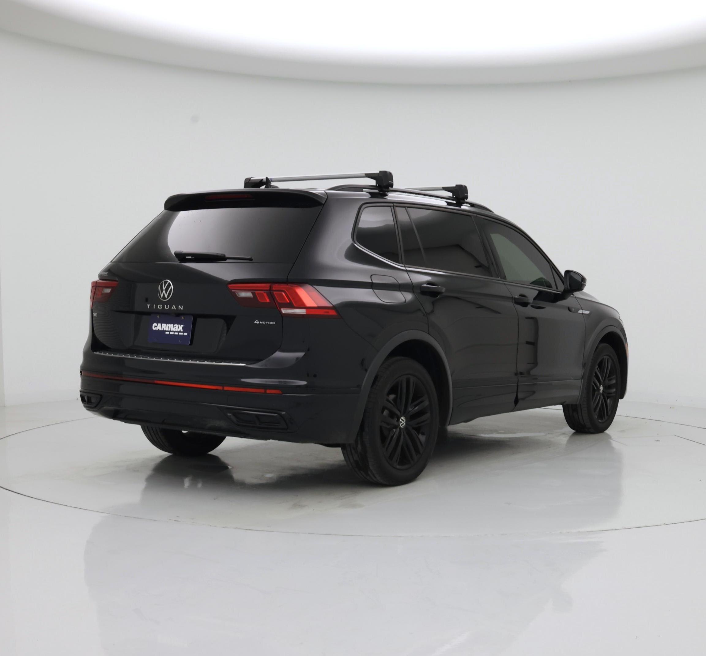 Thumbnail: 2022 Volkswagen Tiguan - 8