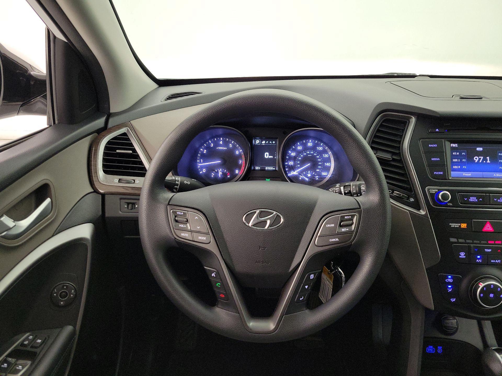 Thumbnail: 2017 Hyundai Santa Fe - 10