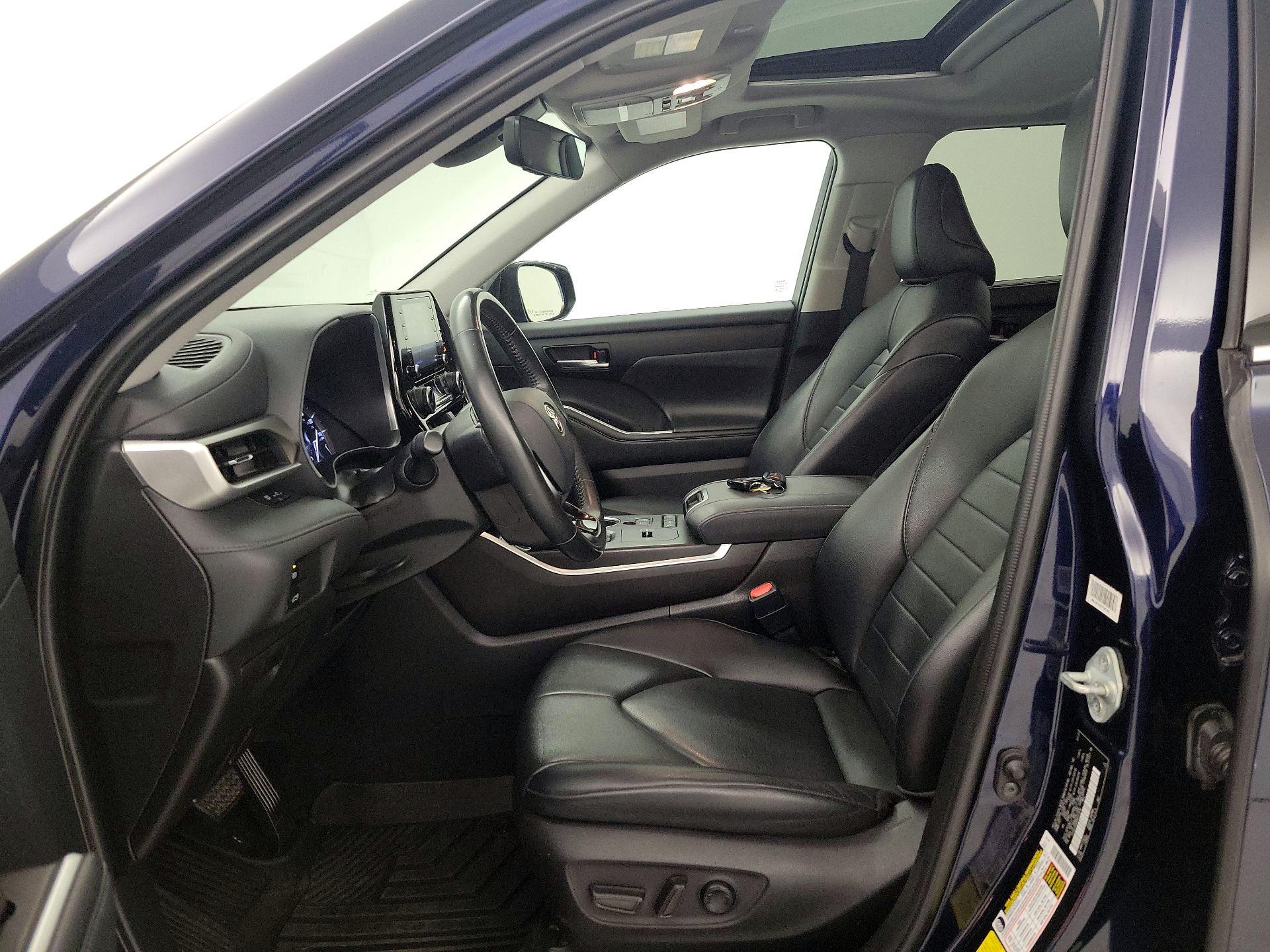 Thumbnail: 2021 Toyota Highlander - 11