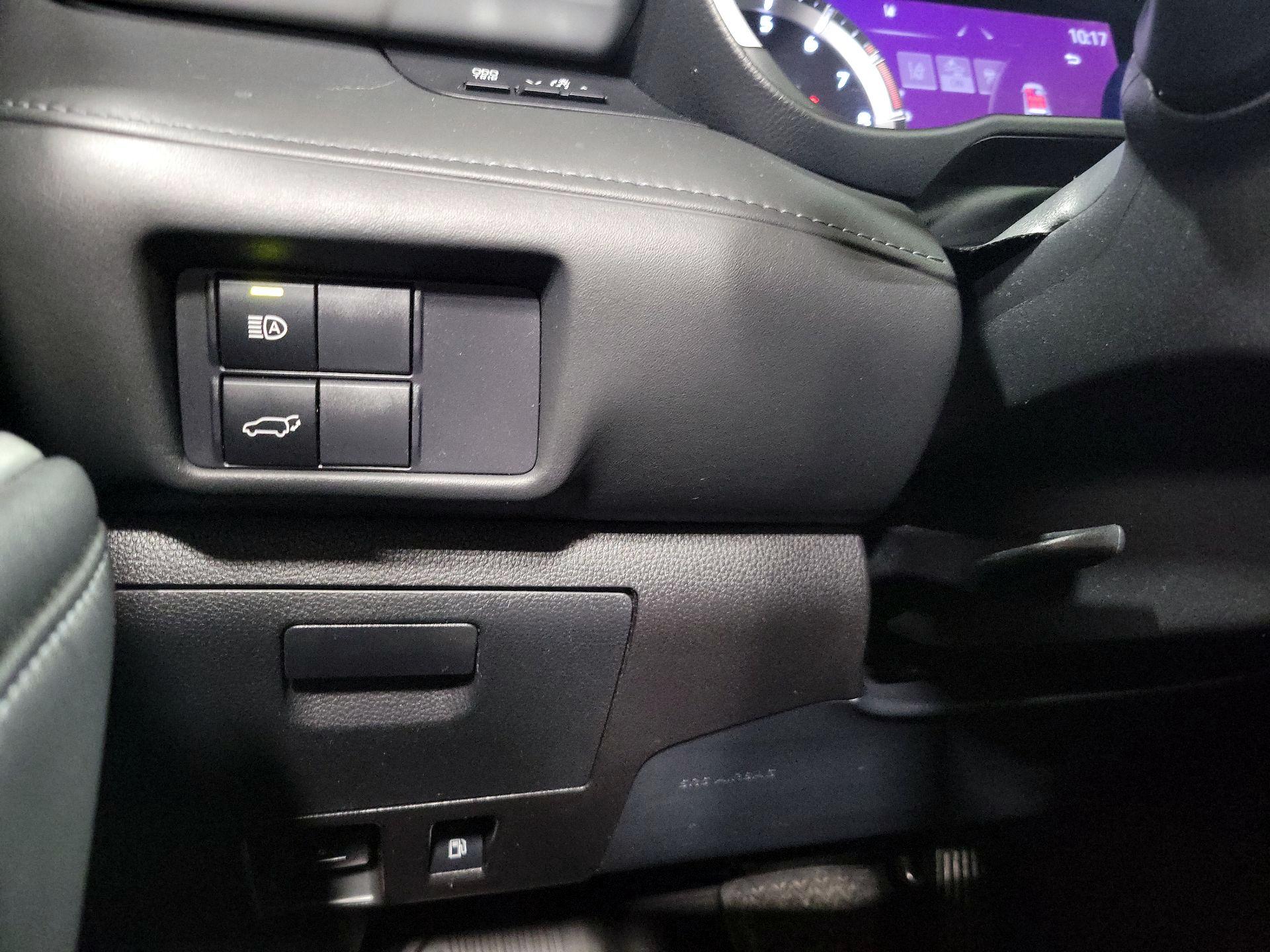 Thumbnail: 2021 Toyota Highlander - 13