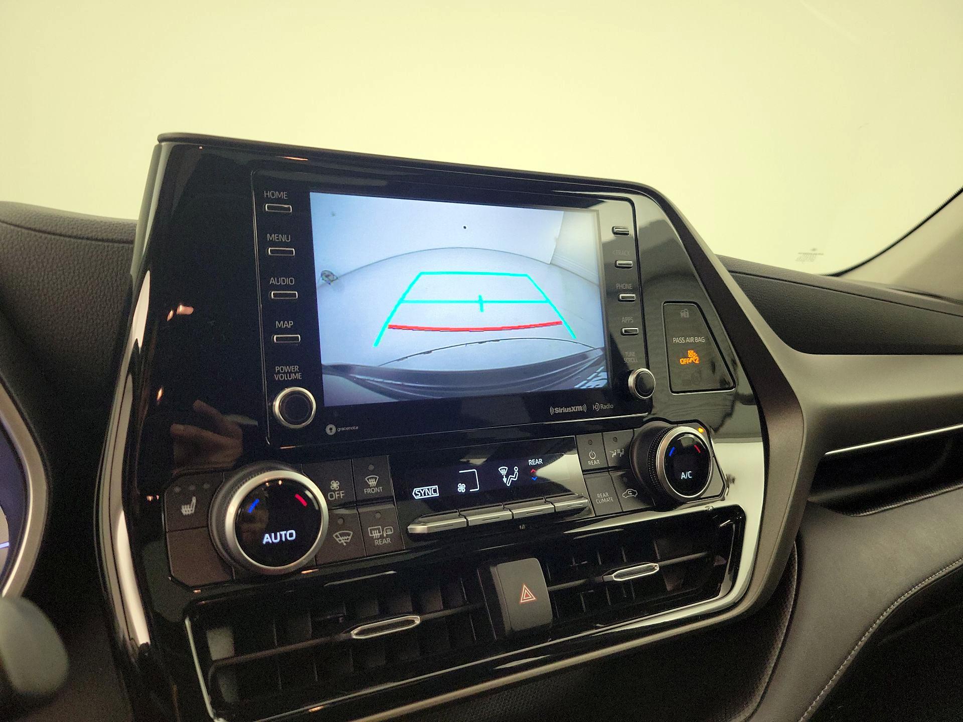 Thumbnail: 2021 Toyota Highlander - 14