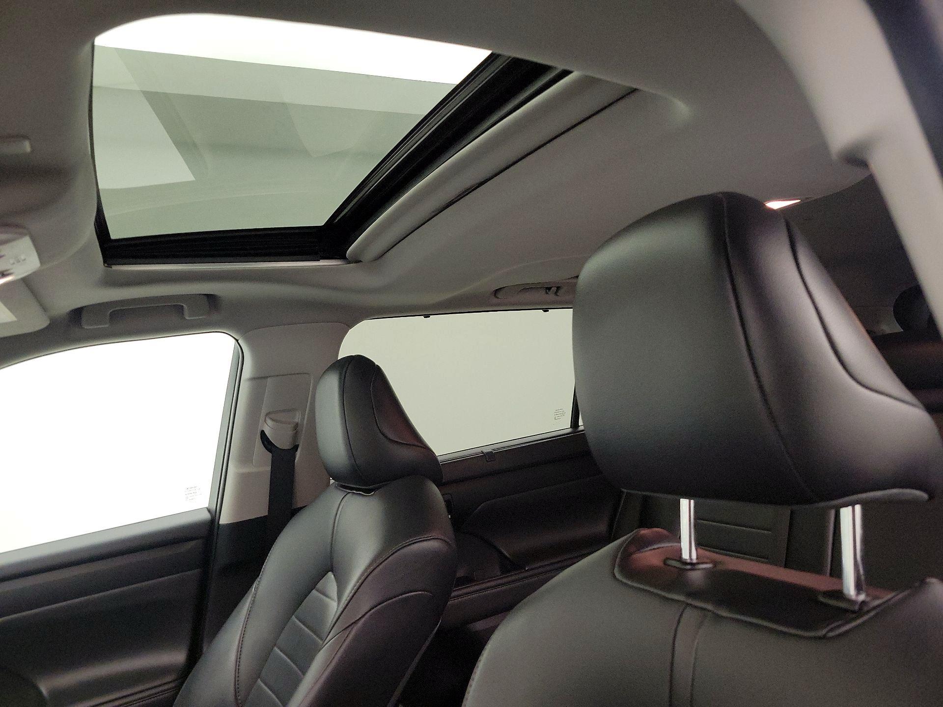 Thumbnail: 2021 Toyota Highlander - 18