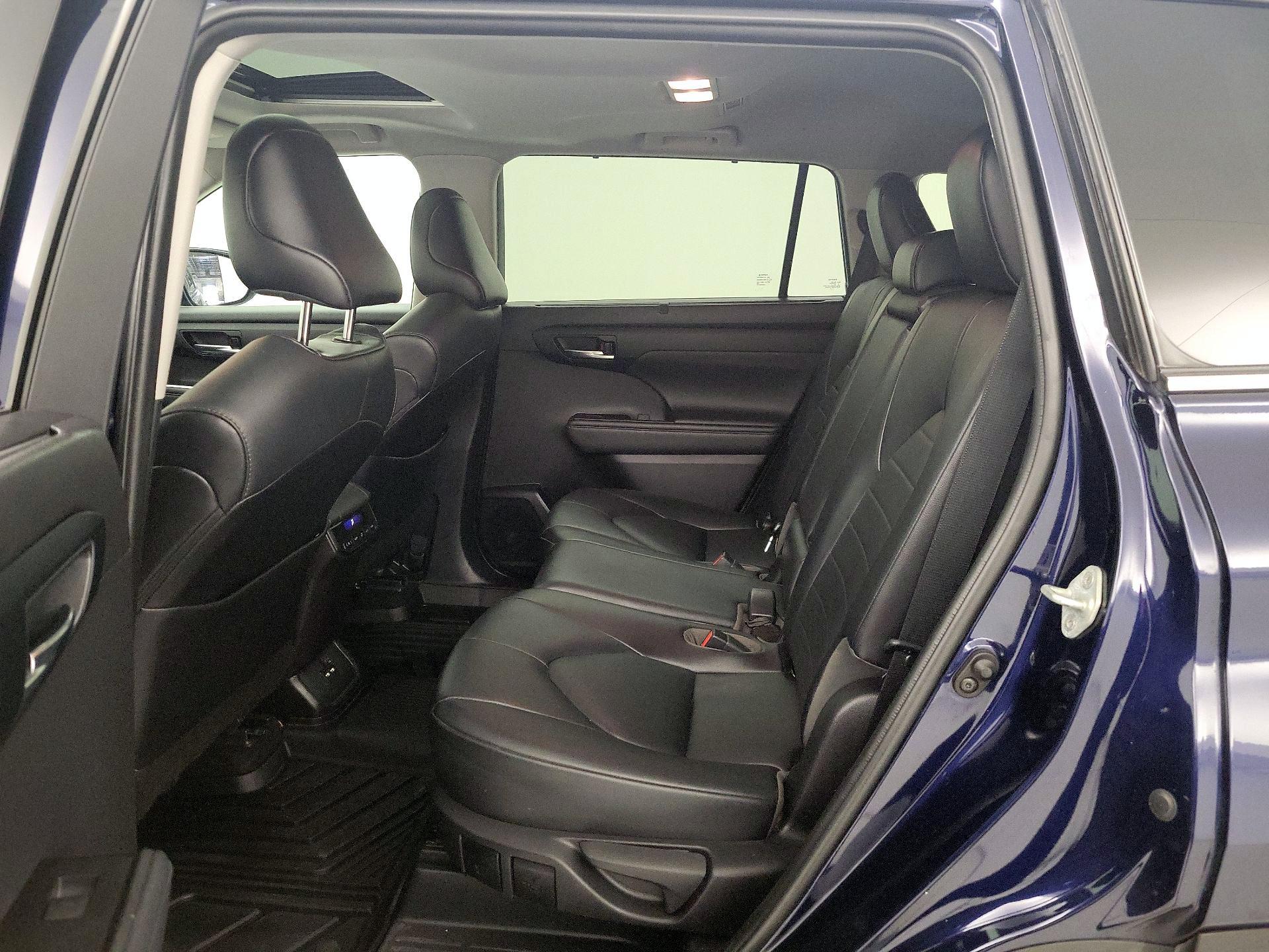 Thumbnail: 2021 Toyota Highlander - 19