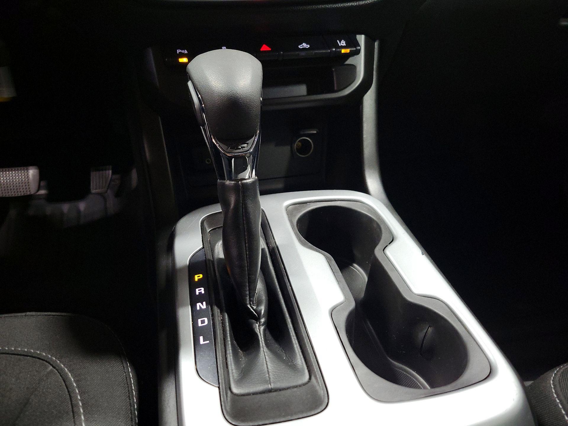 Thumbnail: 2022 Chevrolet Colorado - 17