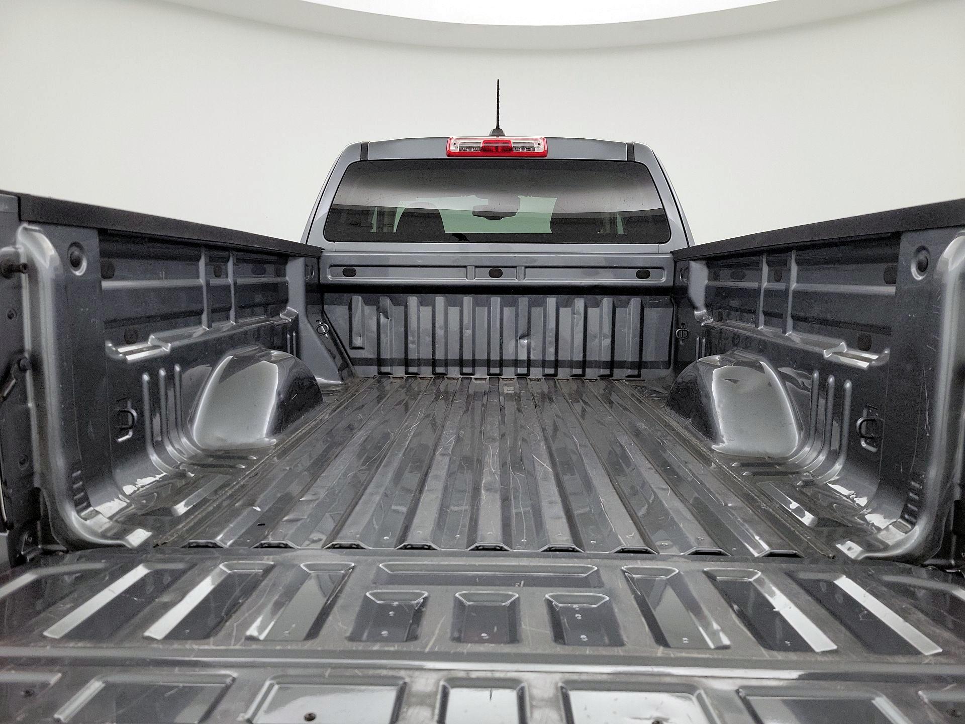 Thumbnail: 2022 Chevrolet Colorado - 19