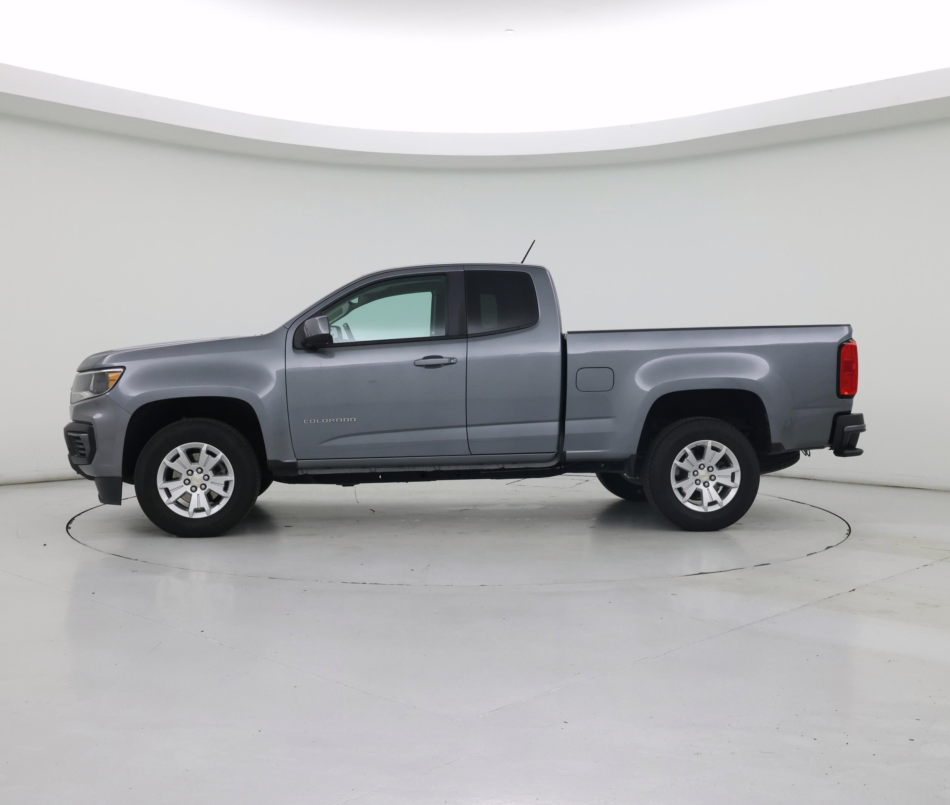 Thumbnail: 2022 Chevrolet Colorado - 3