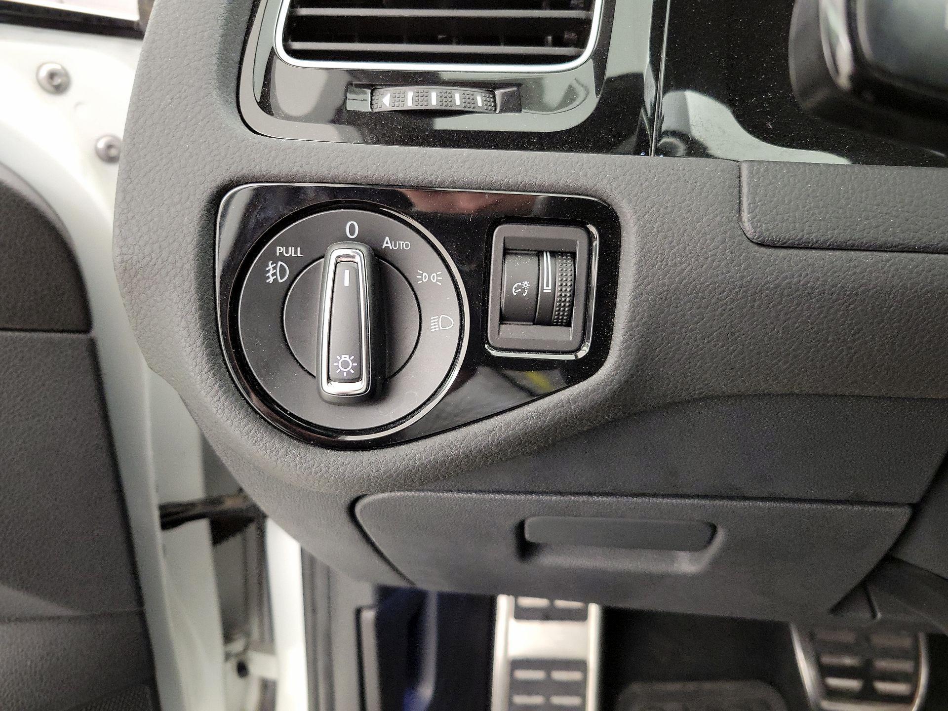 Thumbnail: 2018 Volkswagen Golf - 13