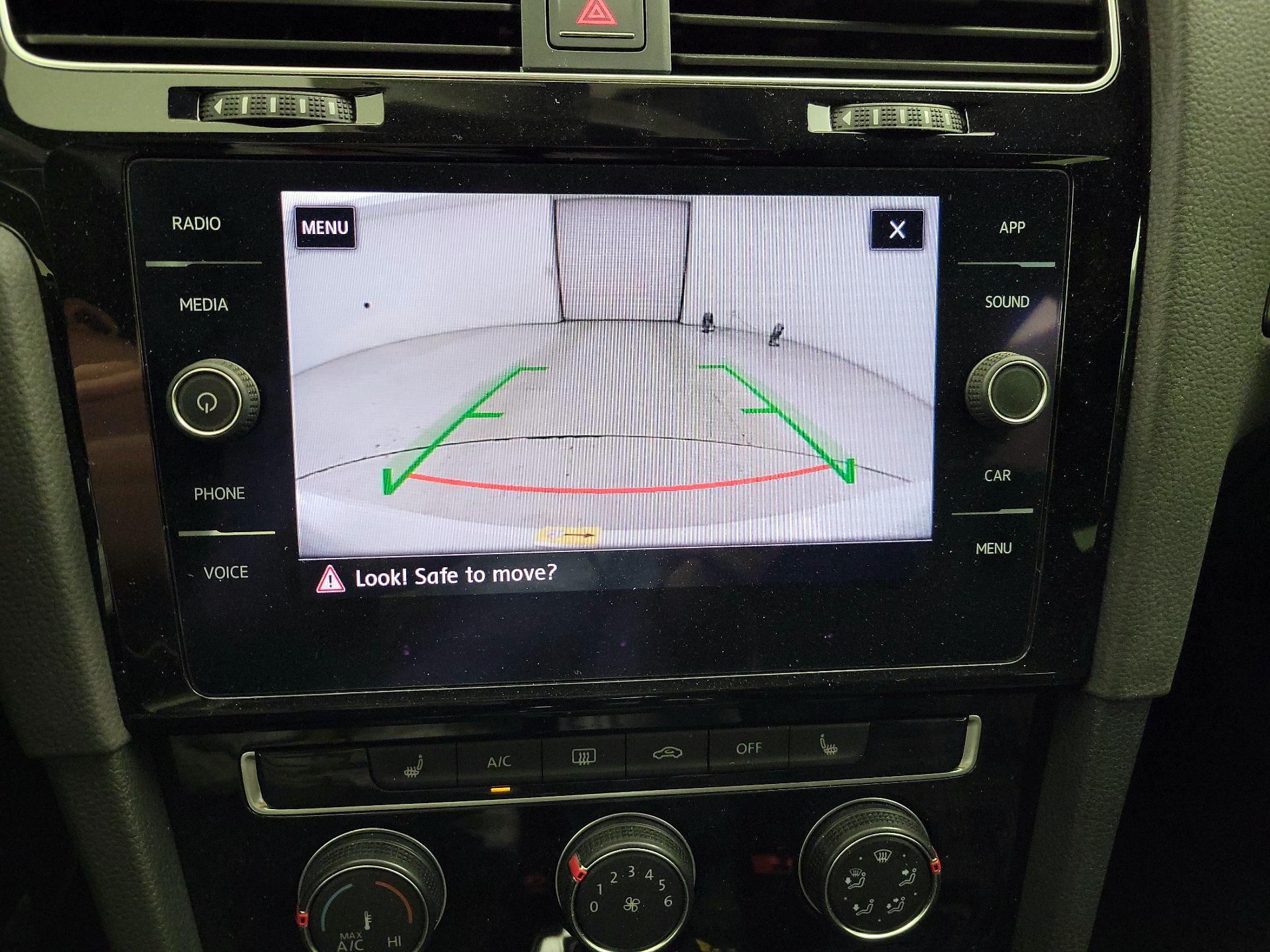 Thumbnail: 2018 Volkswagen Golf - 14