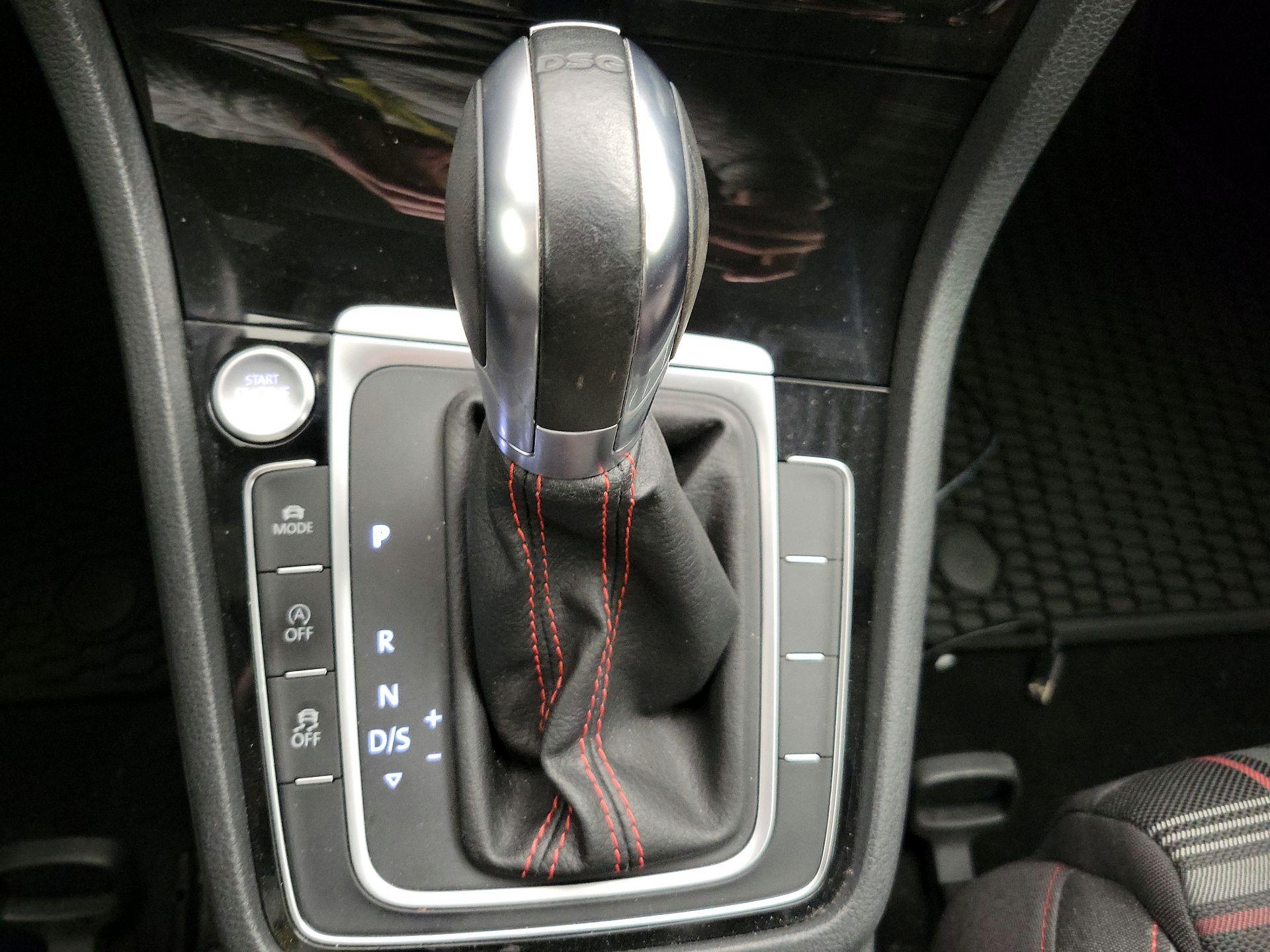 Thumbnail: 2018 Volkswagen Golf - 17