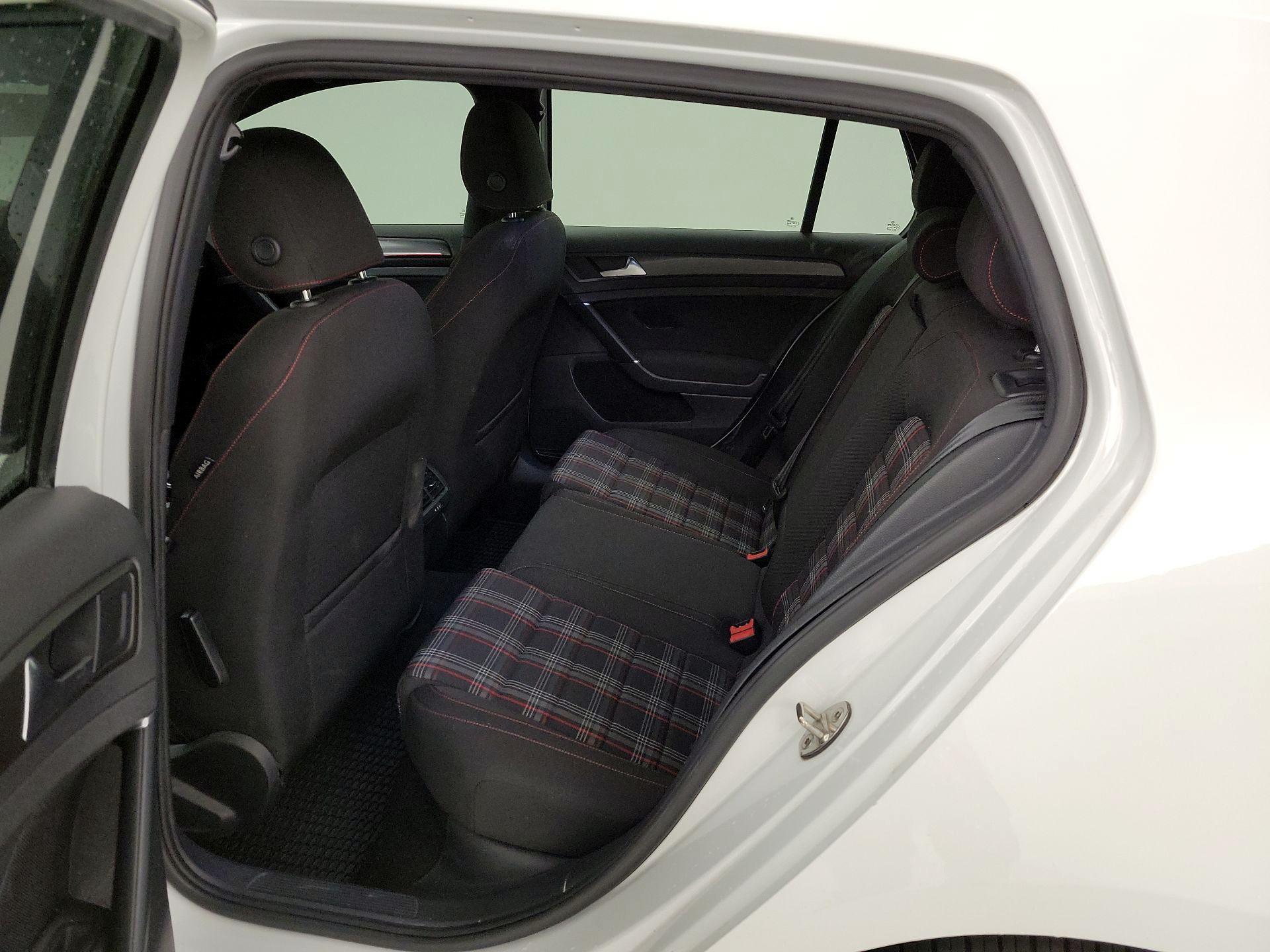 Thumbnail: 2018 Volkswagen Golf - 19