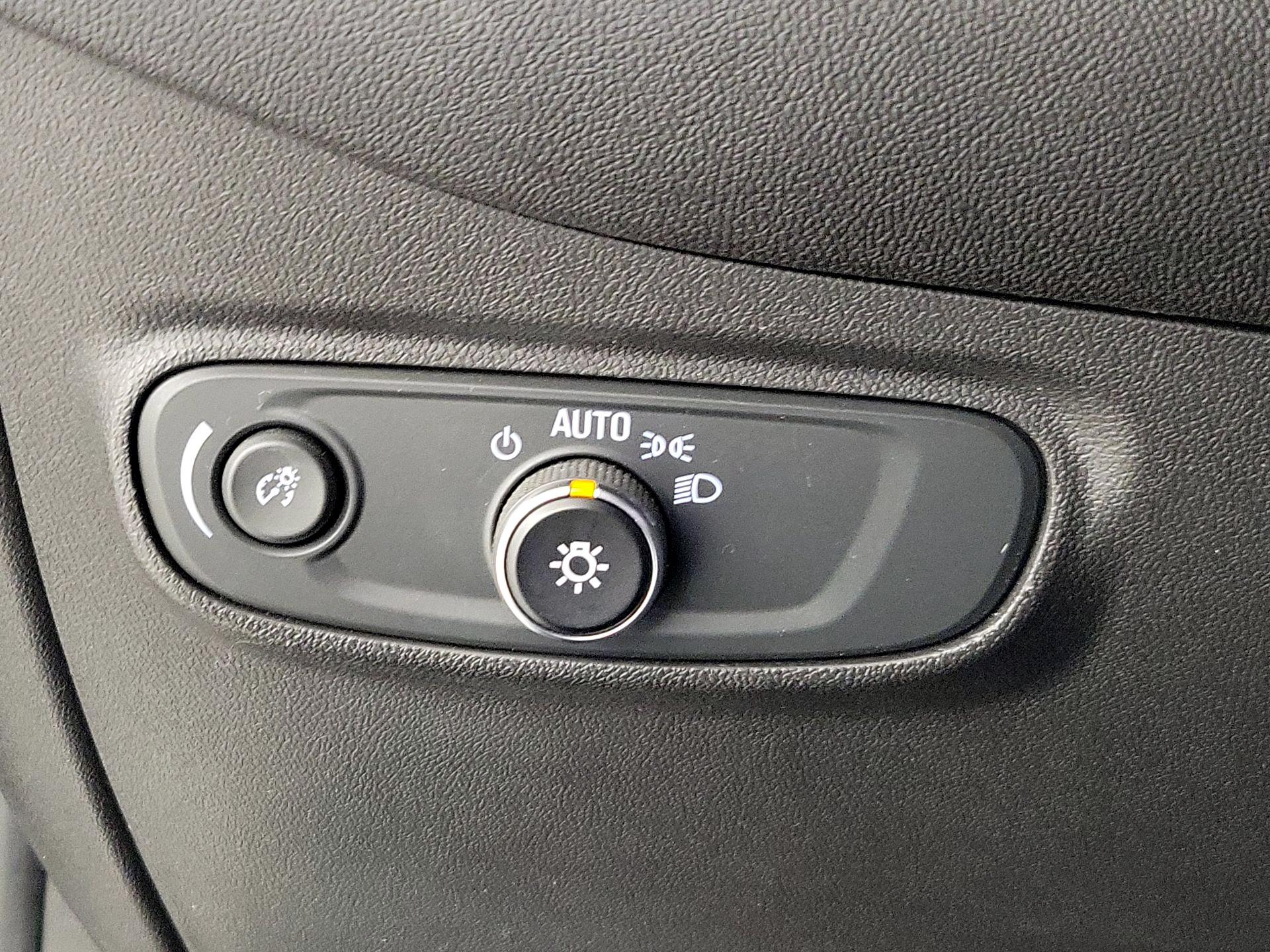 Thumbnail: 2020 Chevrolet Equinox - 13