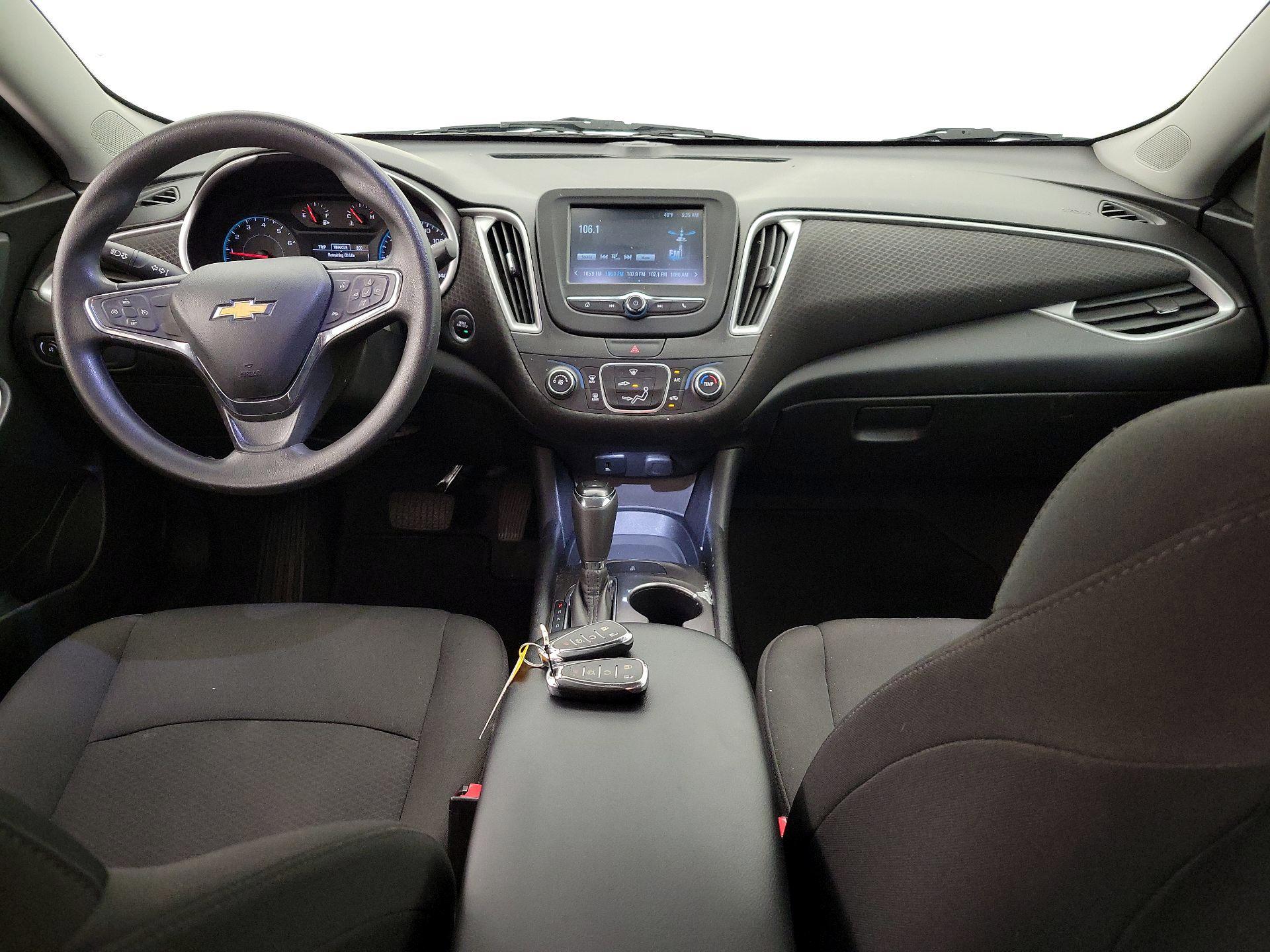 Thumbnail: 2018 Chevrolet Malibu - 9