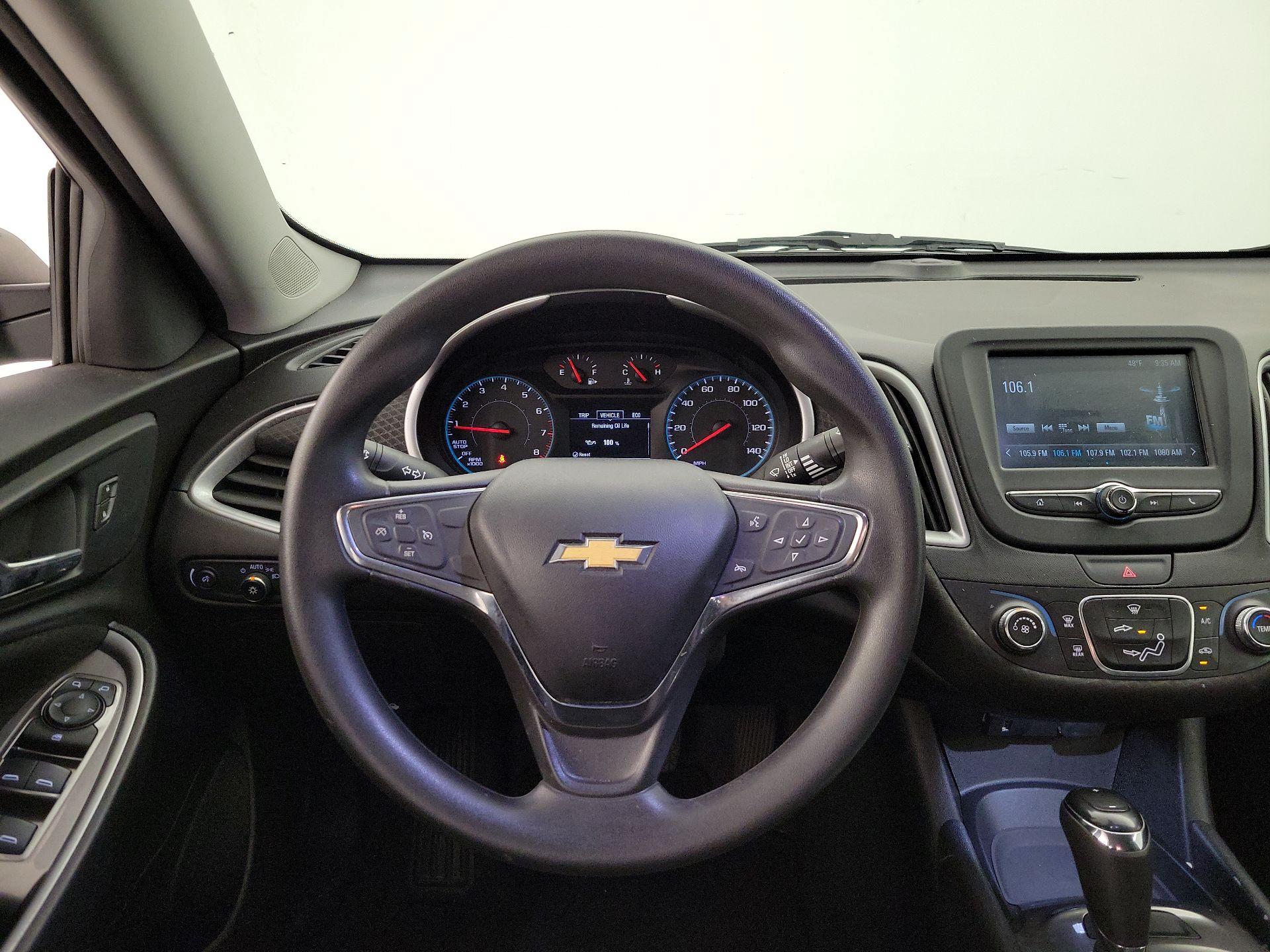 Thumbnail: 2018 Chevrolet Malibu - 10