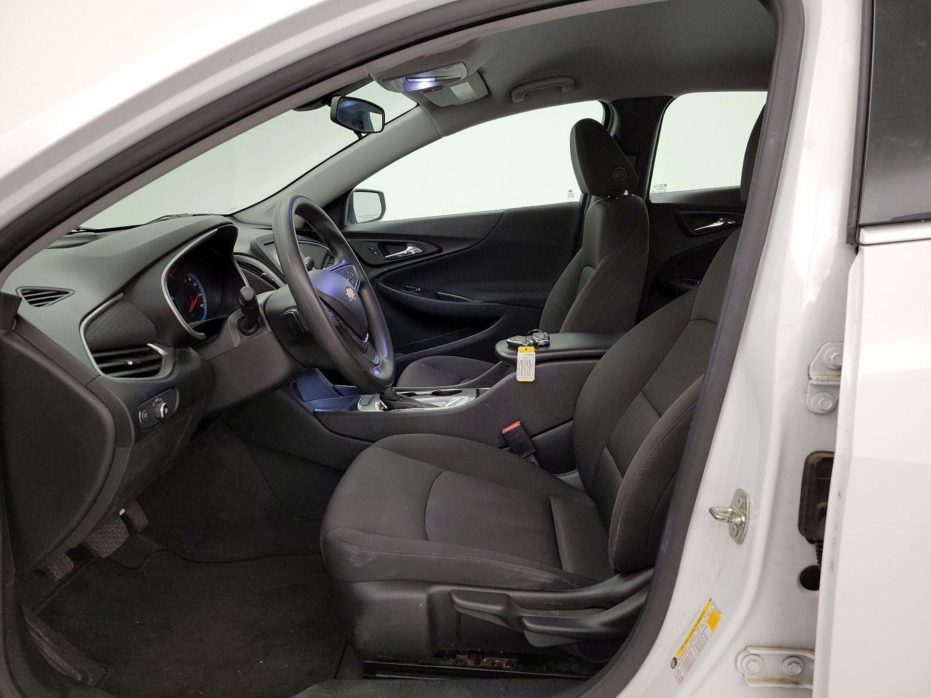 Thumbnail: 2018 Chevrolet Malibu - 11