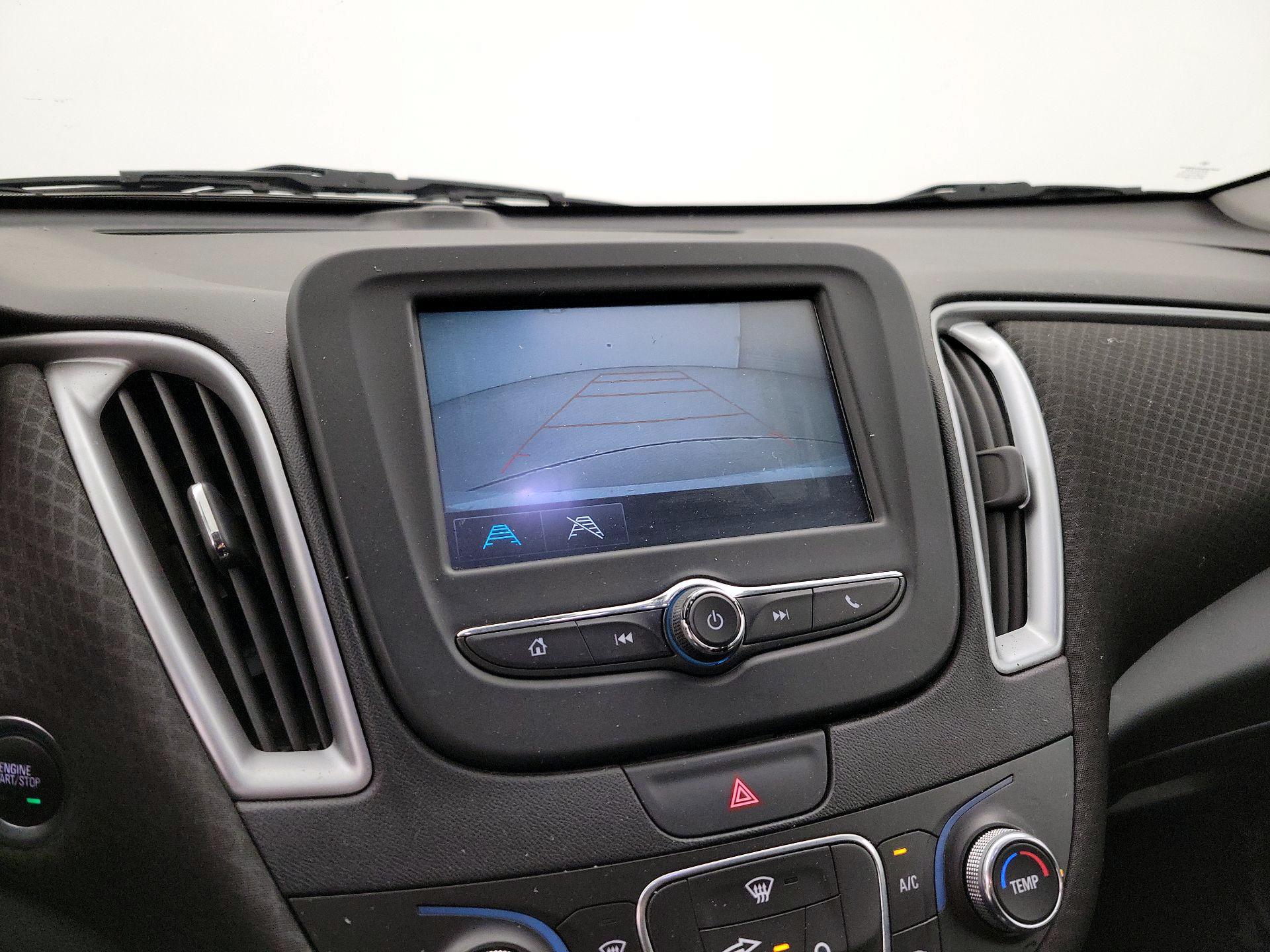 Thumbnail: 2018 Chevrolet Malibu - 14