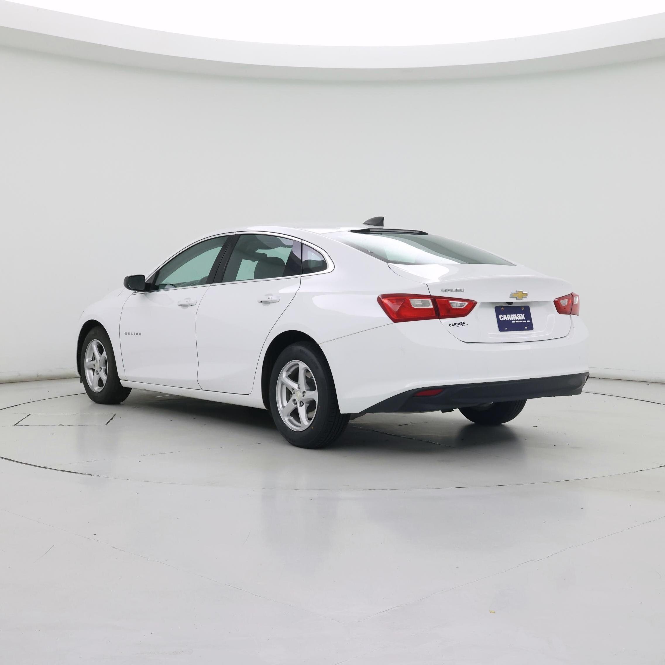 Thumbnail: 2018 Chevrolet Malibu - 2