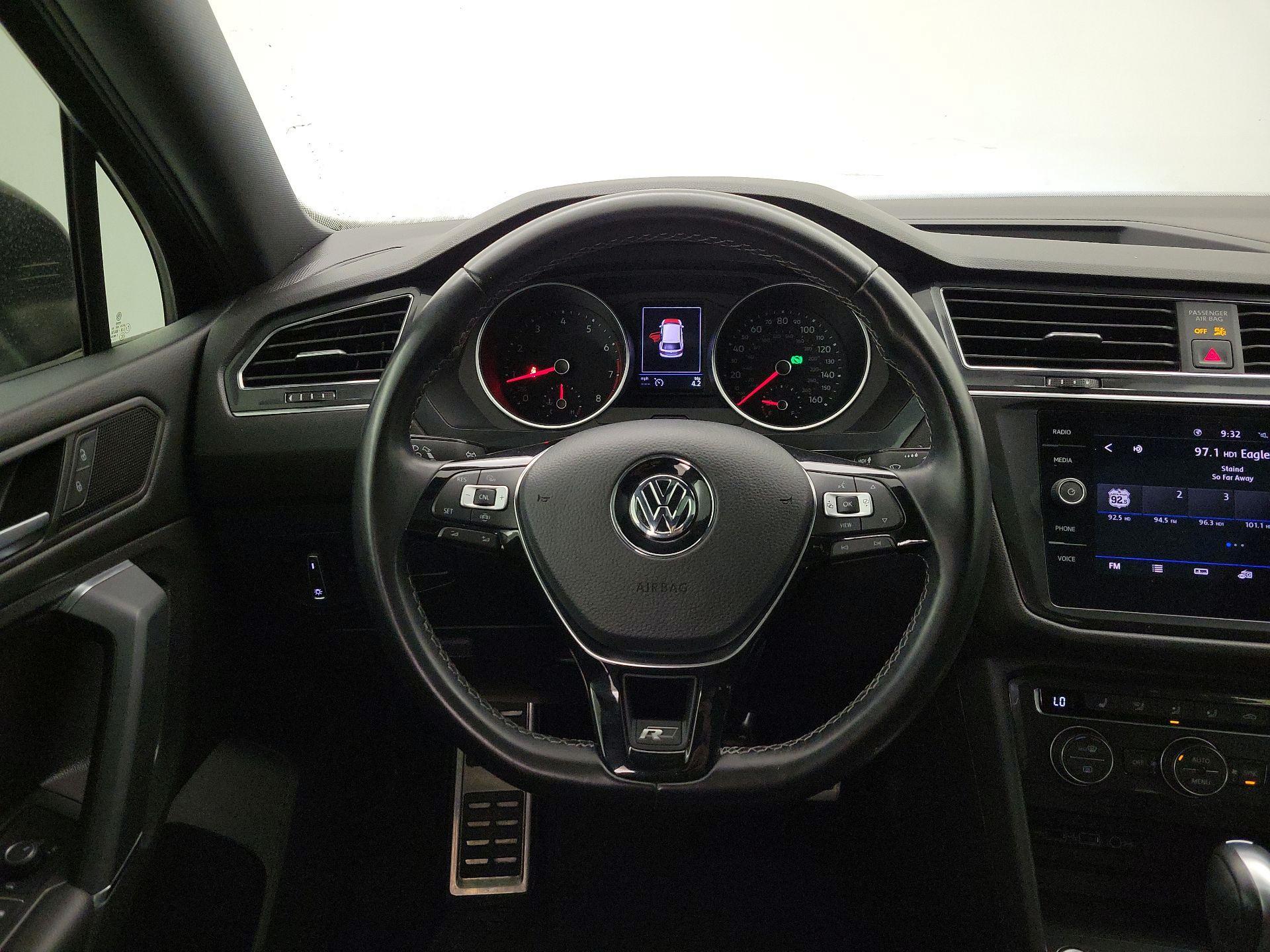 Thumbnail: 2020 Volkswagen Tiguan - 10