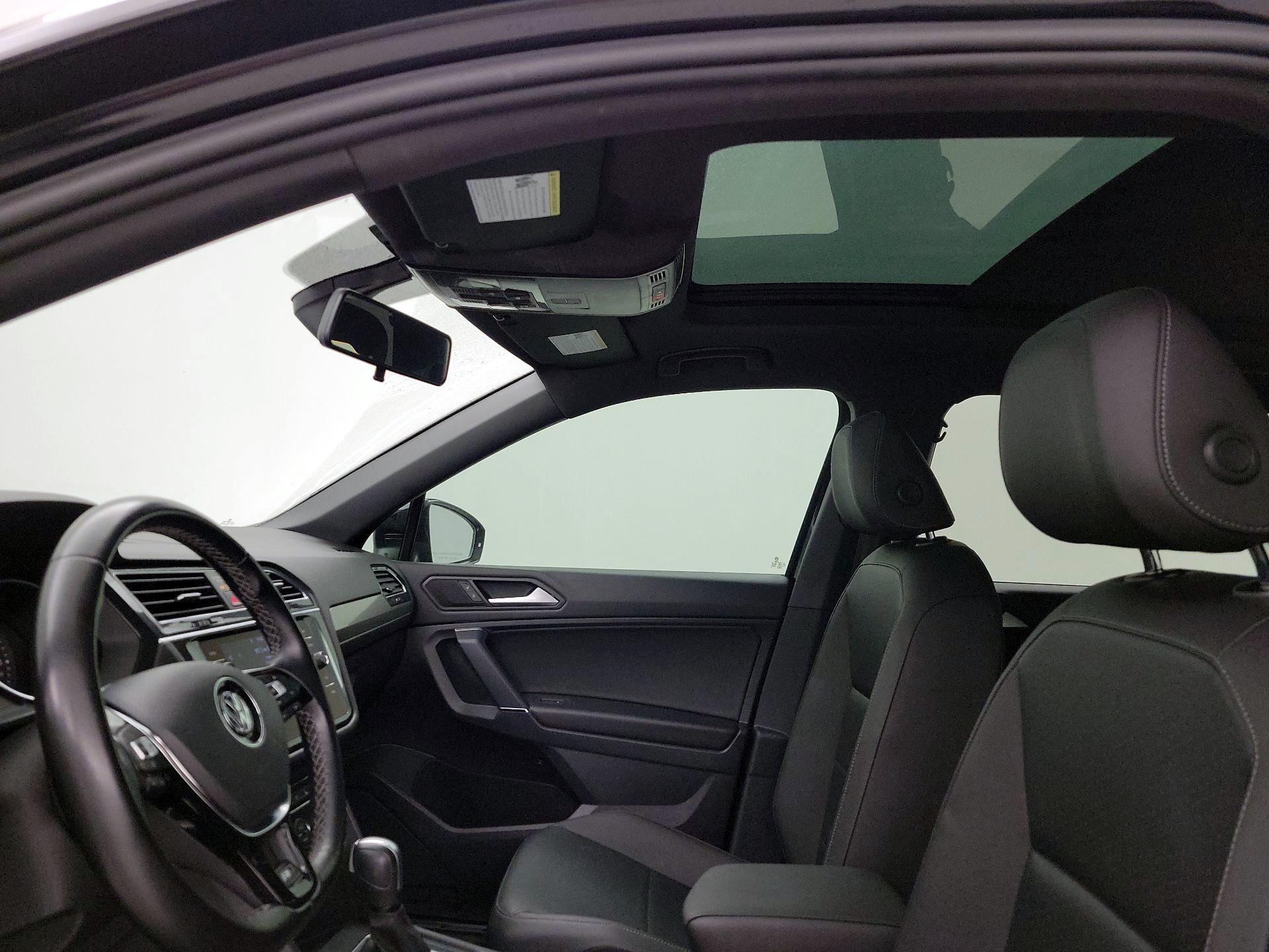 Thumbnail: 2020 Volkswagen Tiguan - 17