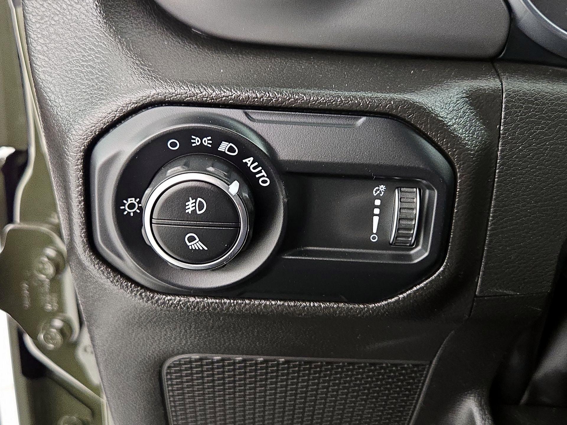 Thumbnail: 2023 Jeep Gladiator - 13