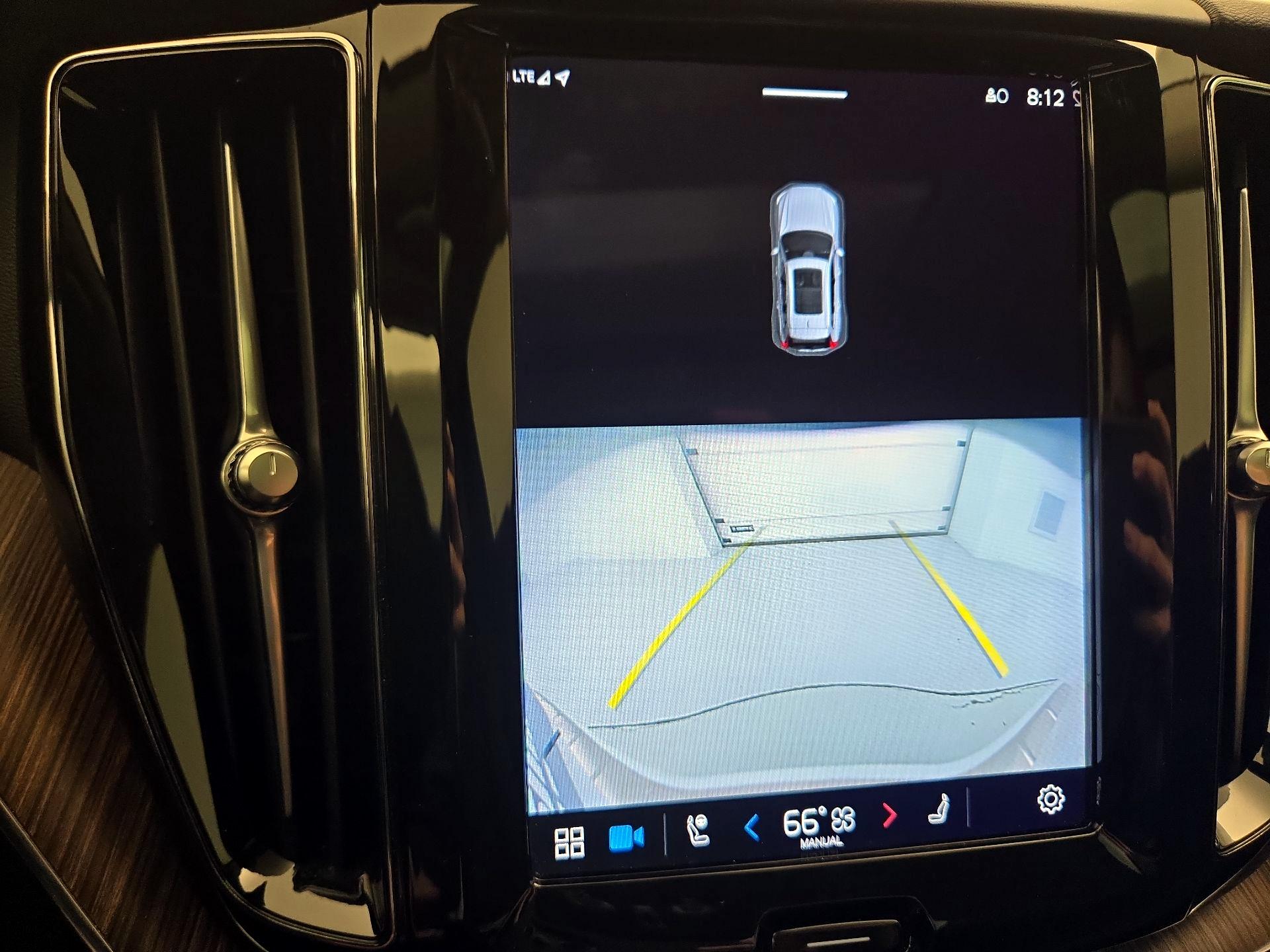 Thumbnail: 2023 Volvo XC60 - 14