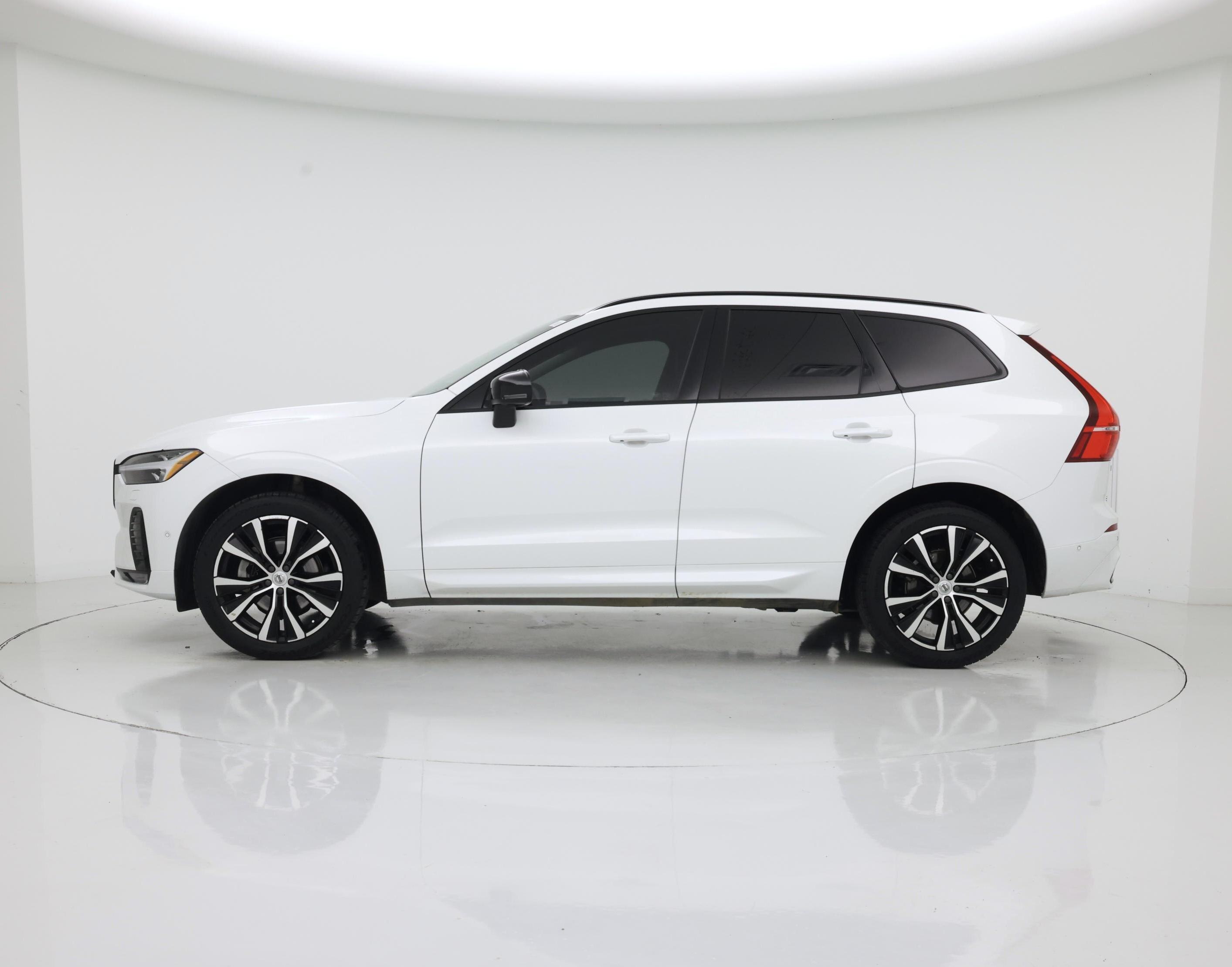Thumbnail: 2023 Volvo XC60 - 3