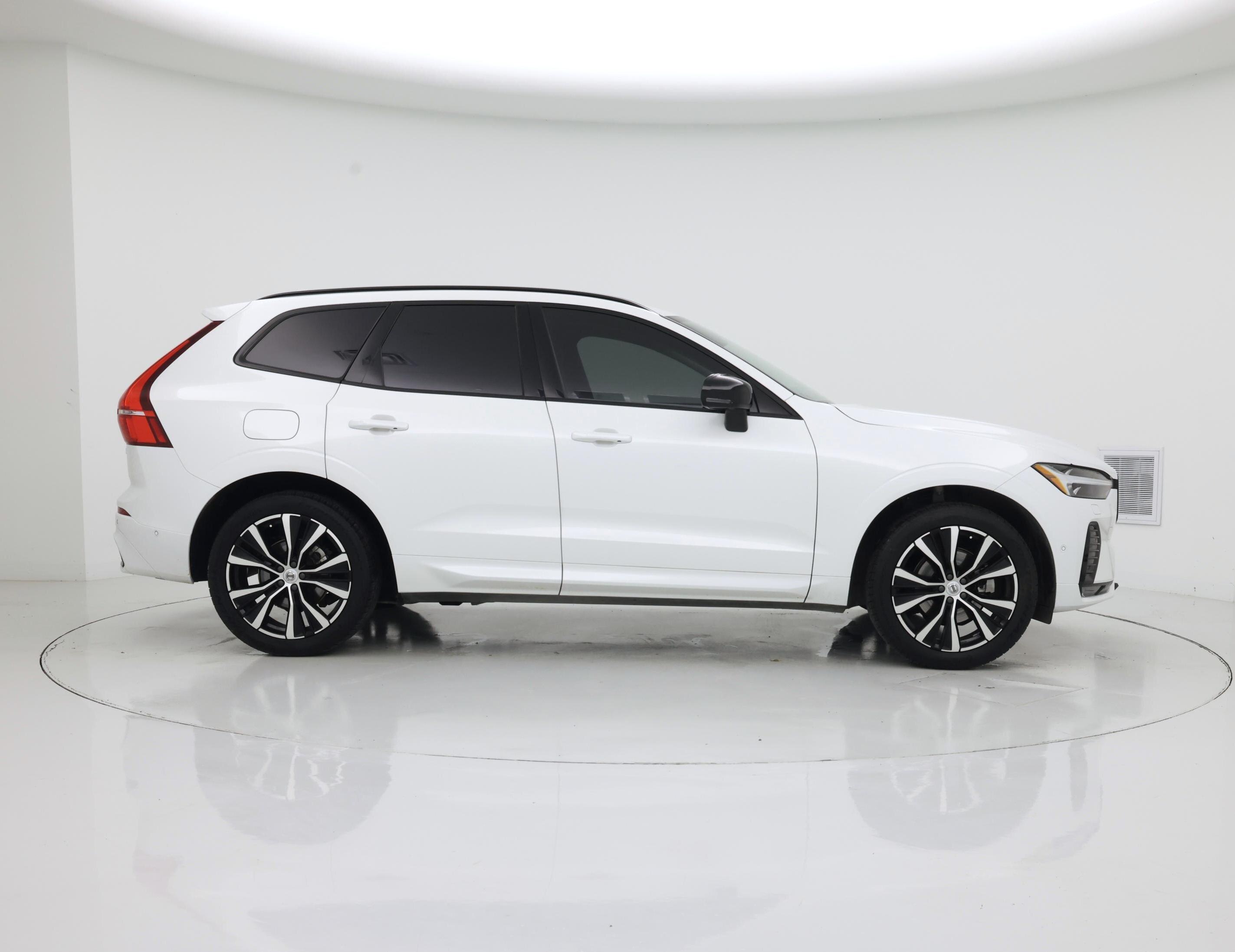 Thumbnail: 2023 Volvo XC60 - 7