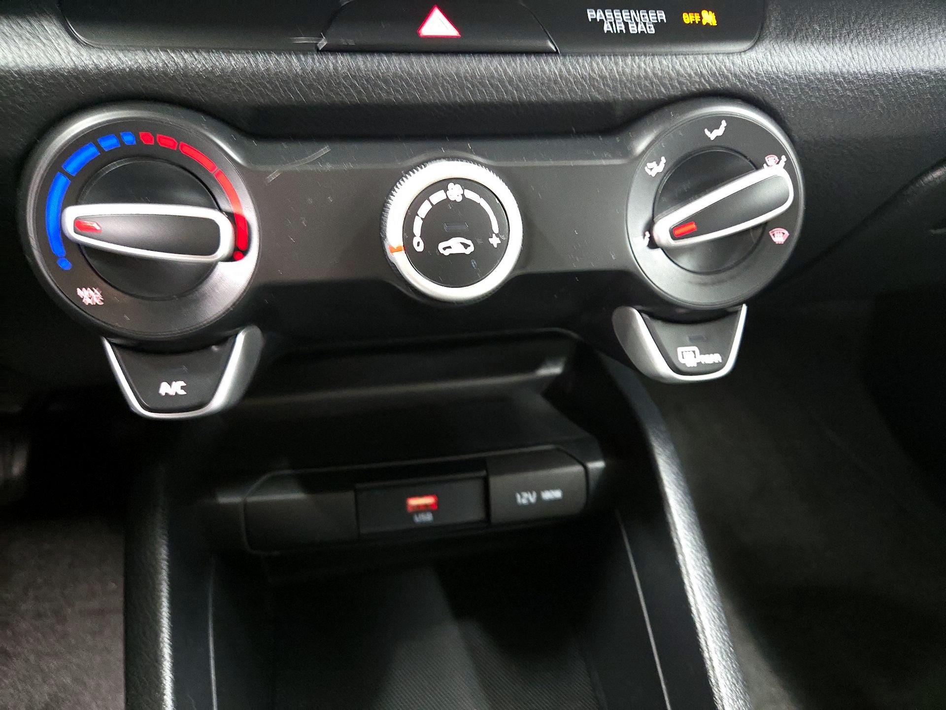 Thumbnail: 2023 Kia Rio - 14