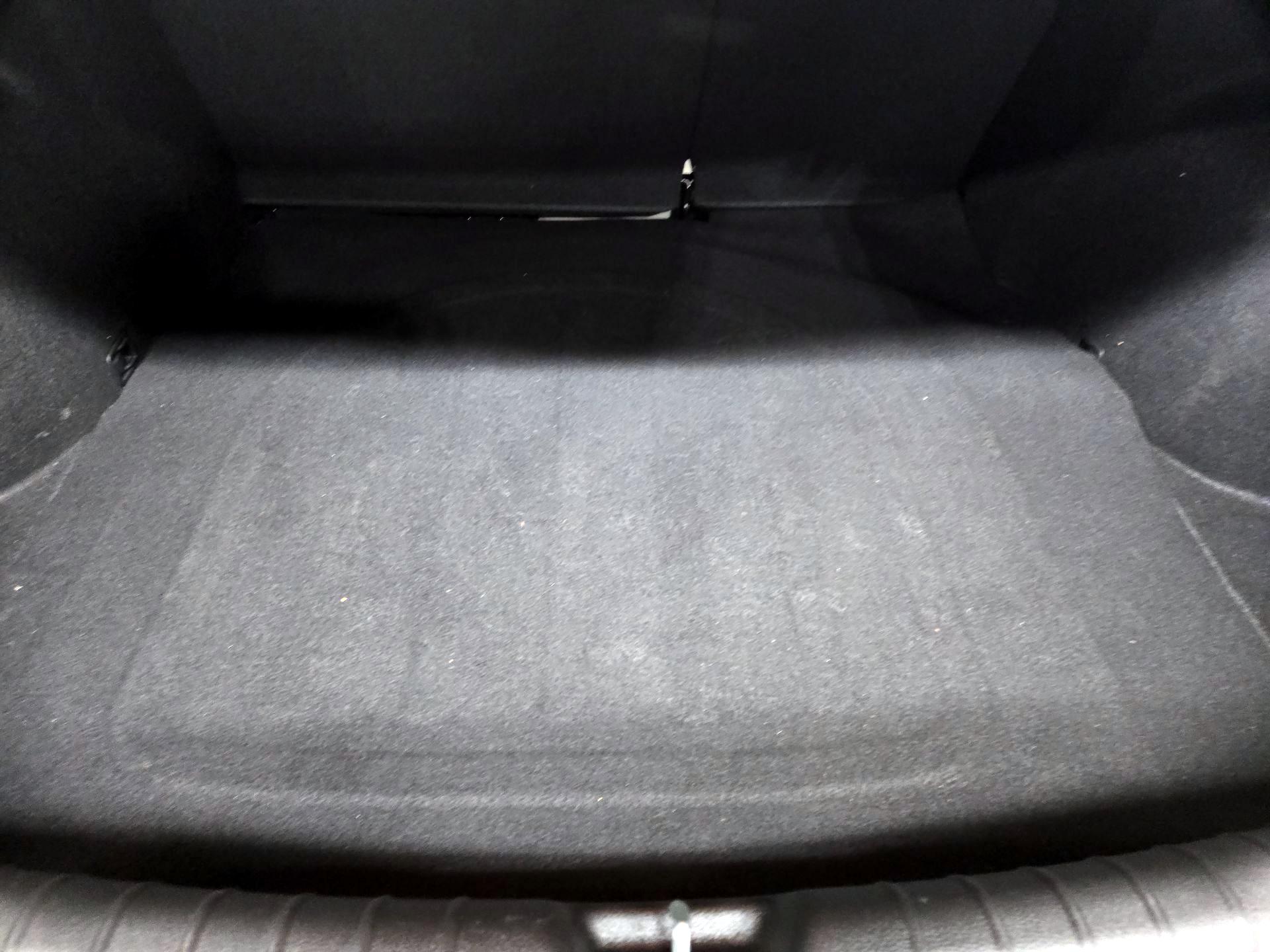 Thumbnail: 2023 Kia Rio - 18